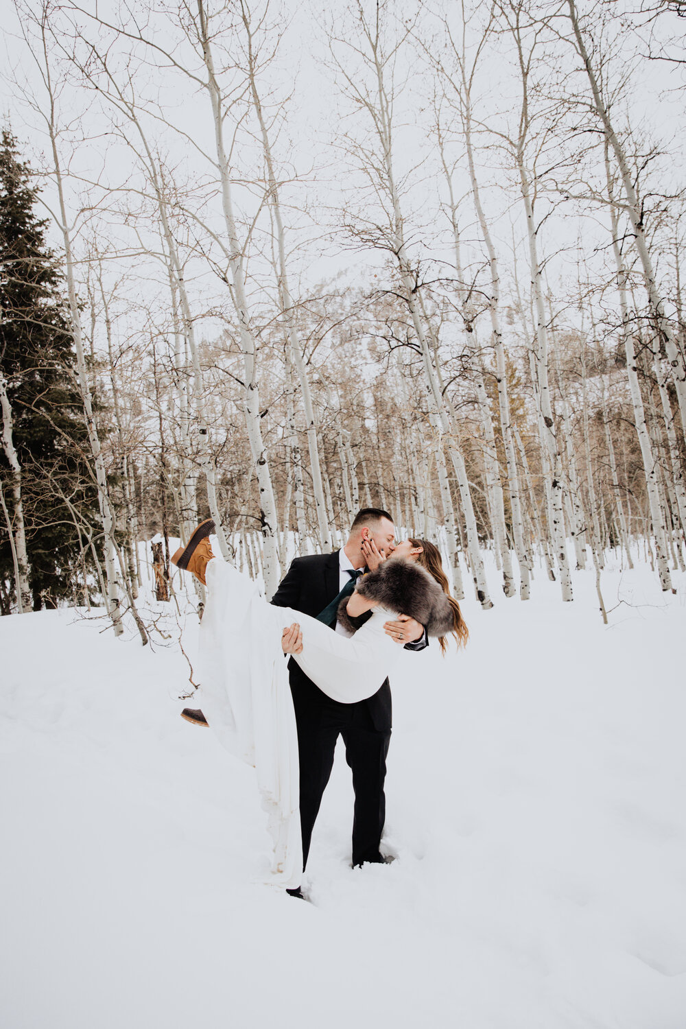 intimate-snow-elopement.jpg