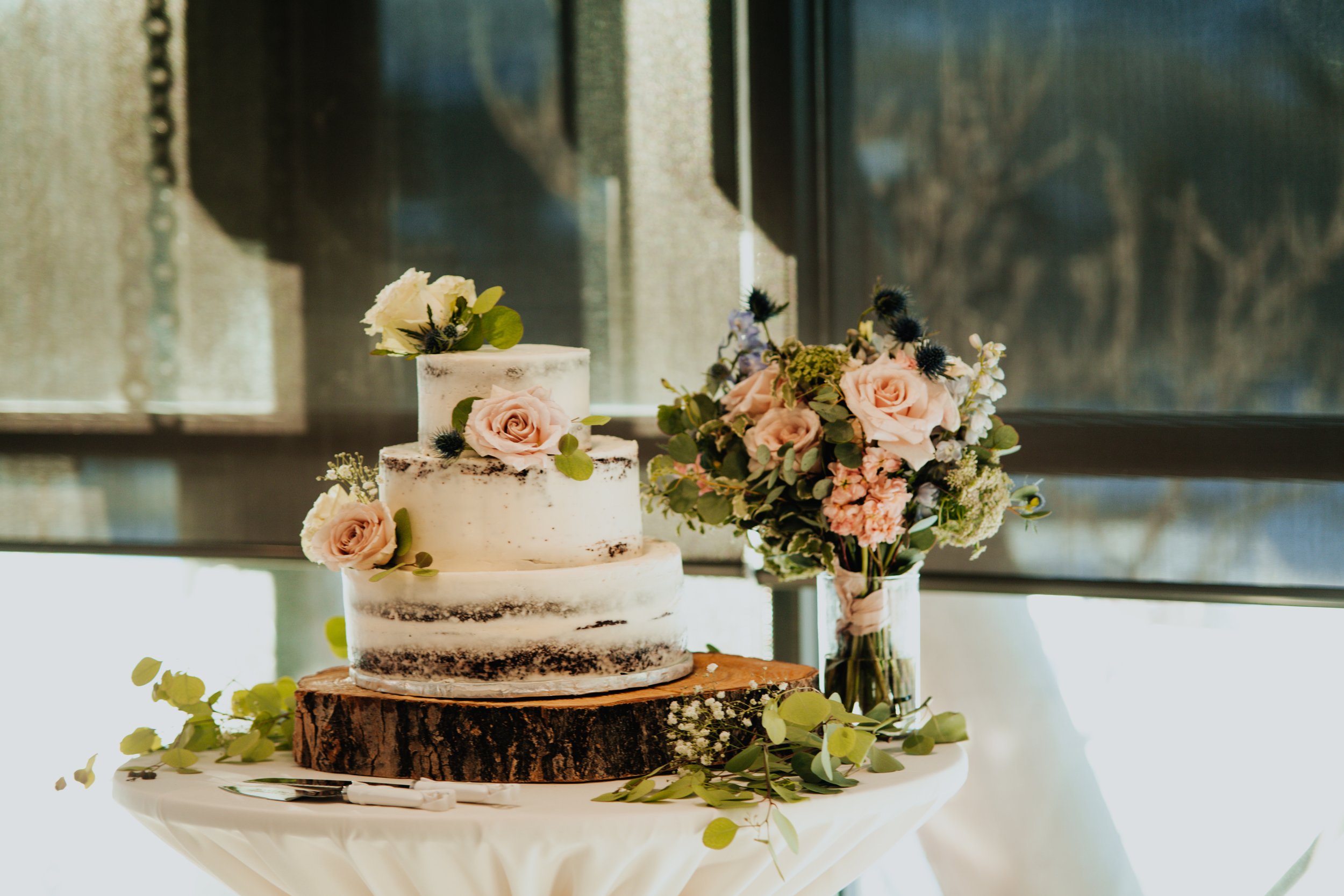 Wedding-Cake-Heidi-Firth-Florals-1.jpg