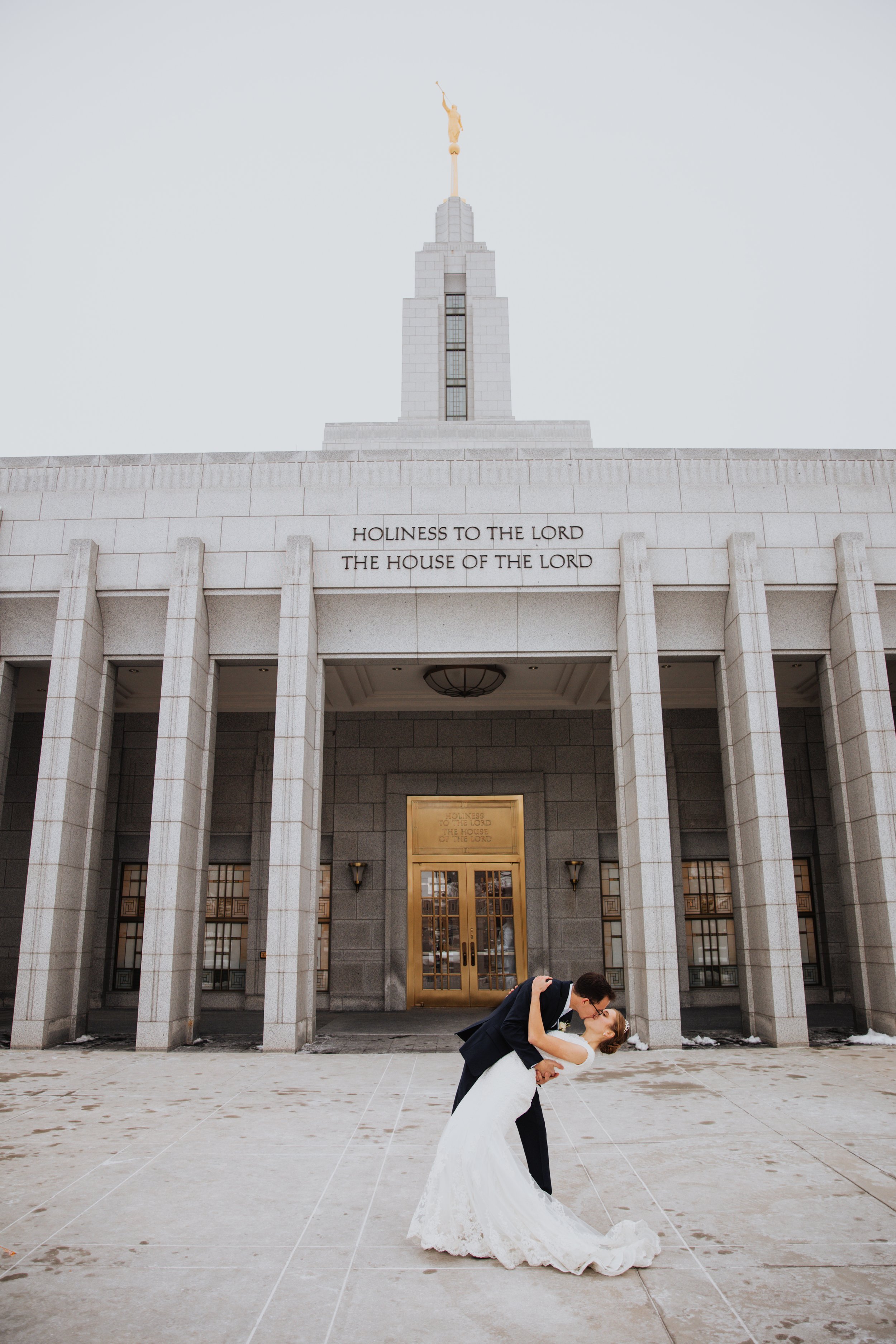Draper-Temple-Wedding-Cecilia-Harvard-Utah-Wedding-Photographer_15.jpg