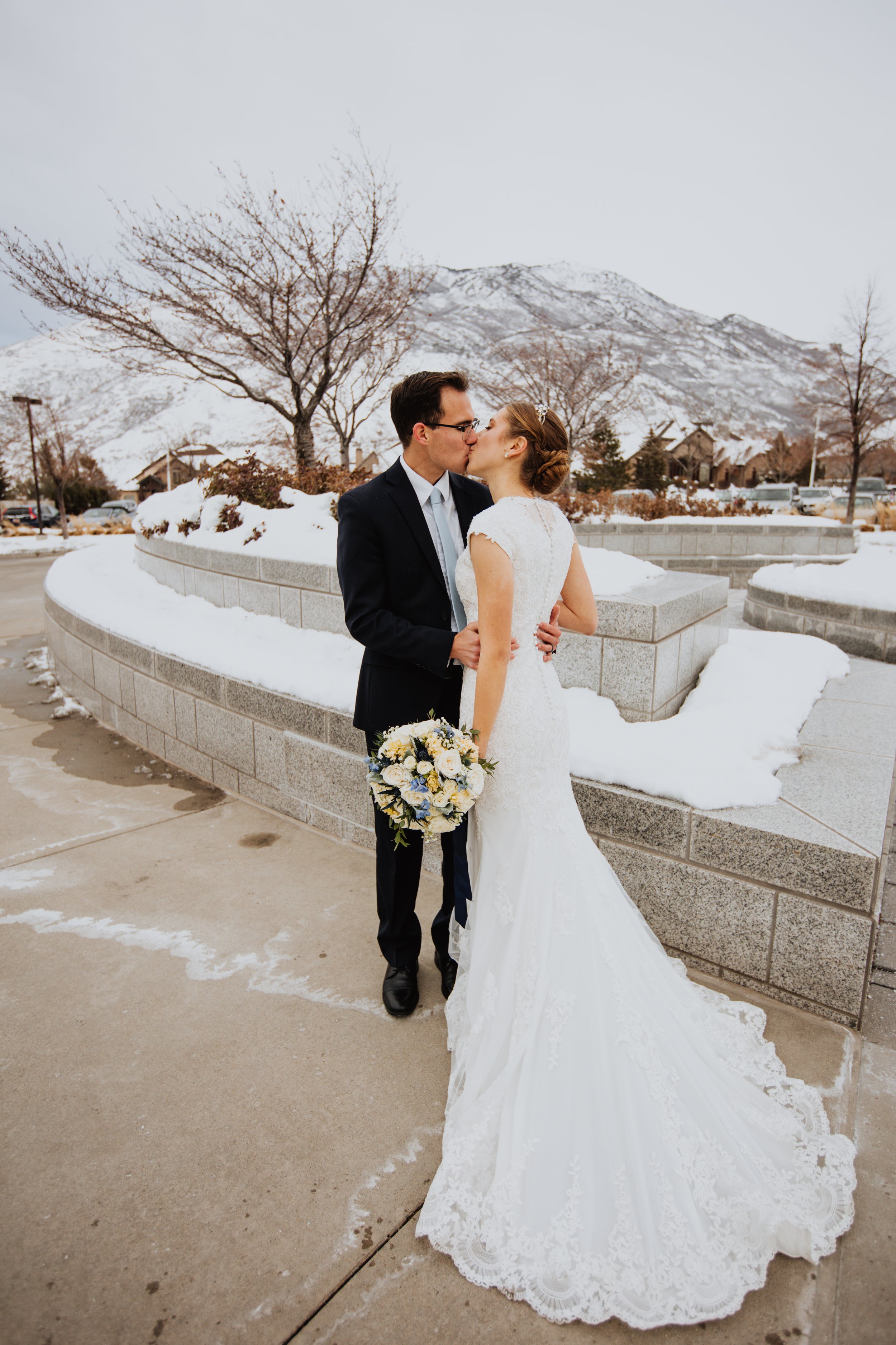 Draper-Temple-Wedding-Cecilia-Harvard-Utah-Wedding-Photographer_22.jpg
