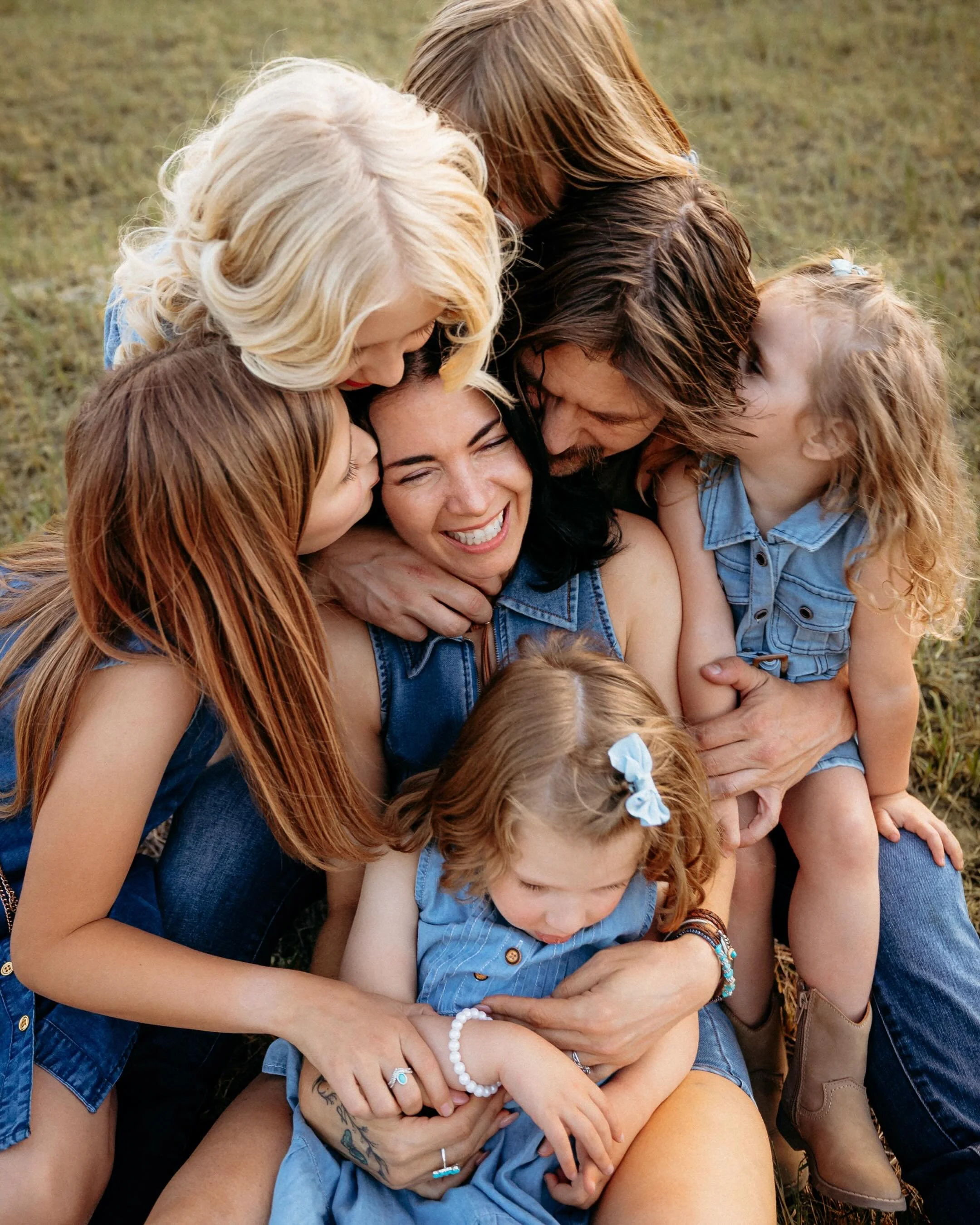A little bit of crazy and a whole lot of love. I had so much fun with Dani, Josh, and their darling girls 🤍

#utahfamilyphotos #utahcountyphotographer #documentaryfamilyphotographer #utahmountains #slcphotographer