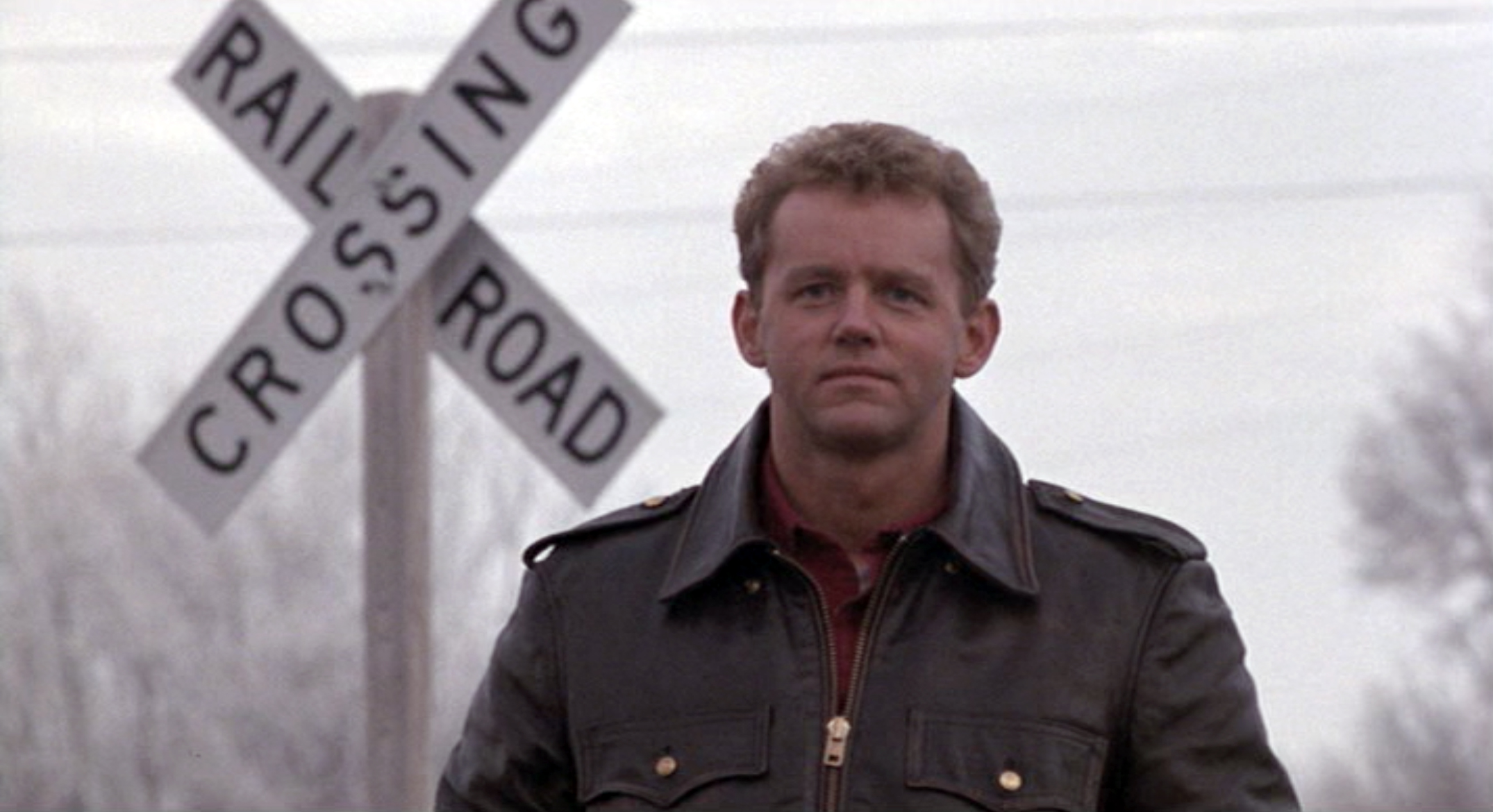 Joe (David Morse) watches Frankie take the train out of town