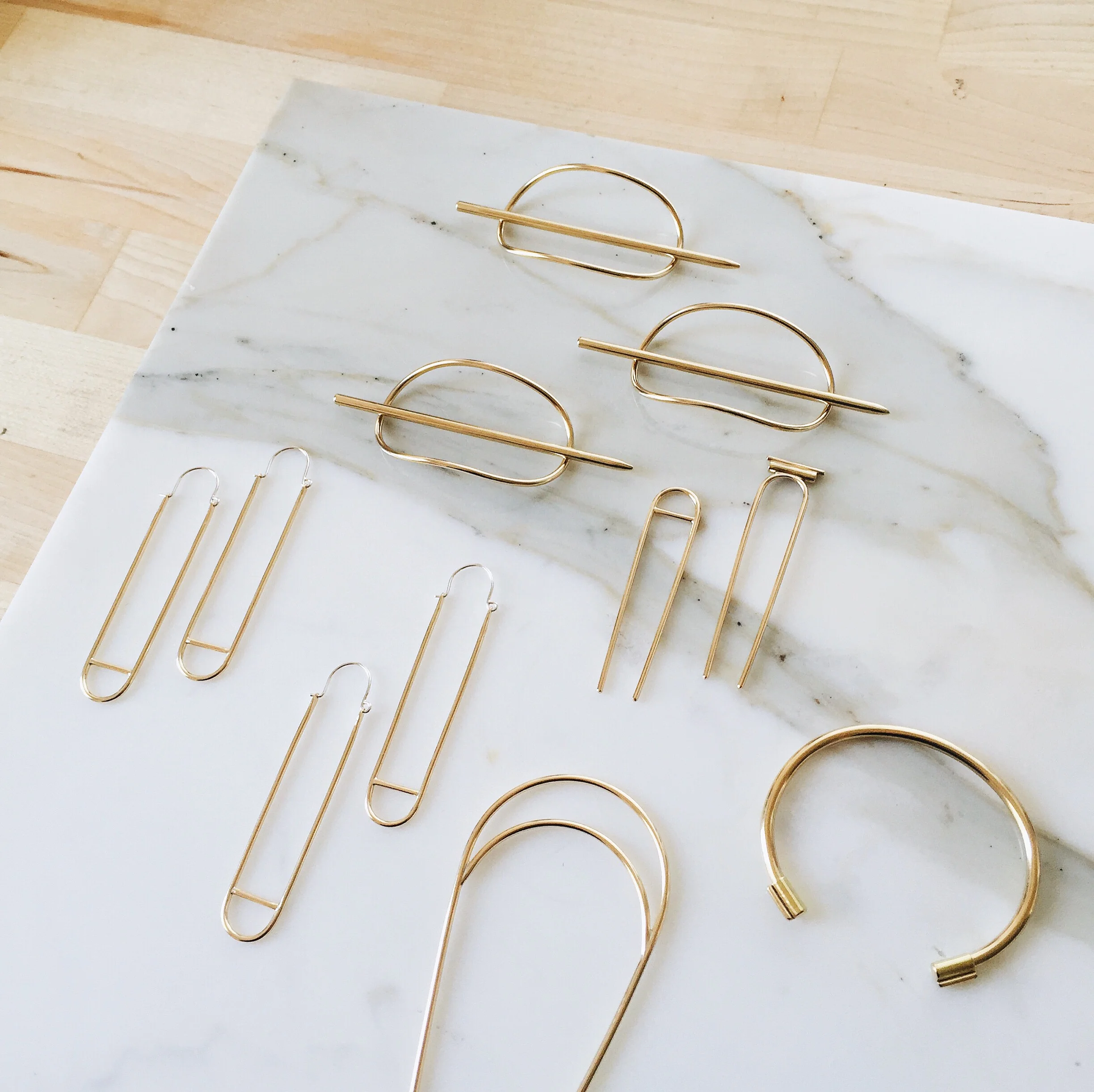 The hair pins! I die.