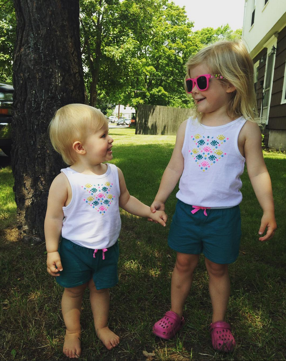 If this isn't the cutest thing you've seen today, I don't believe you.