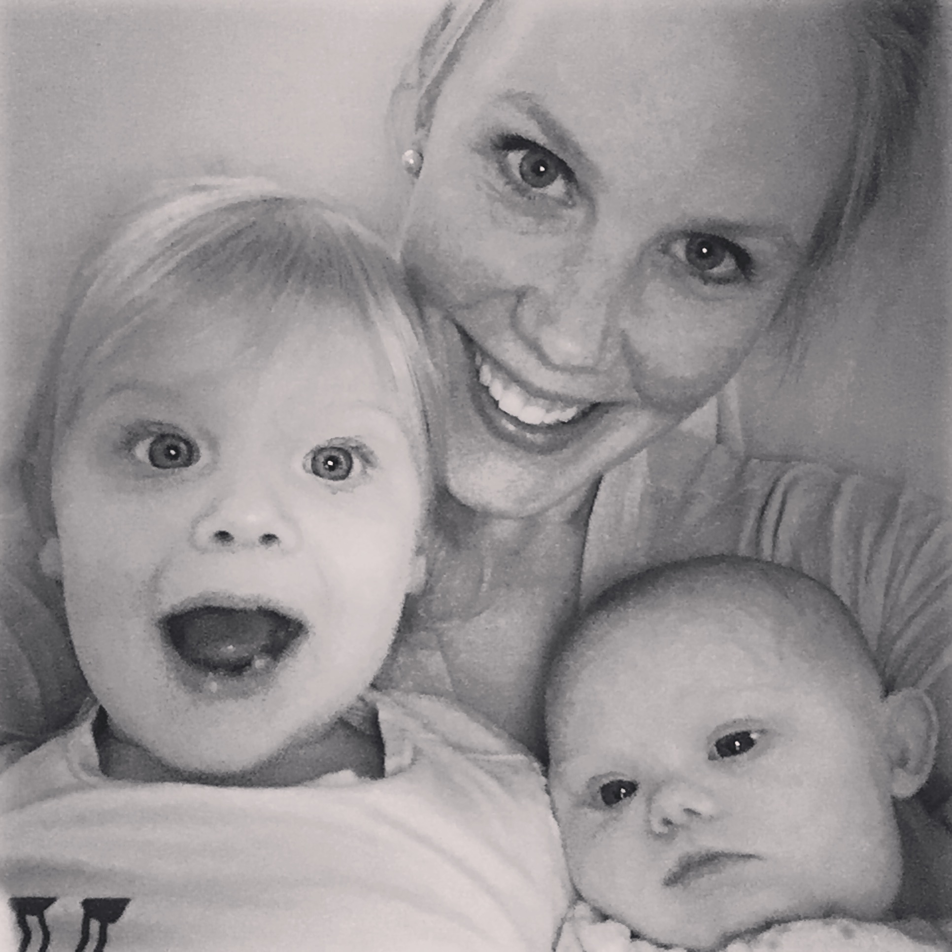 the sweetest photo of Ellie, Jenny and Lucy.