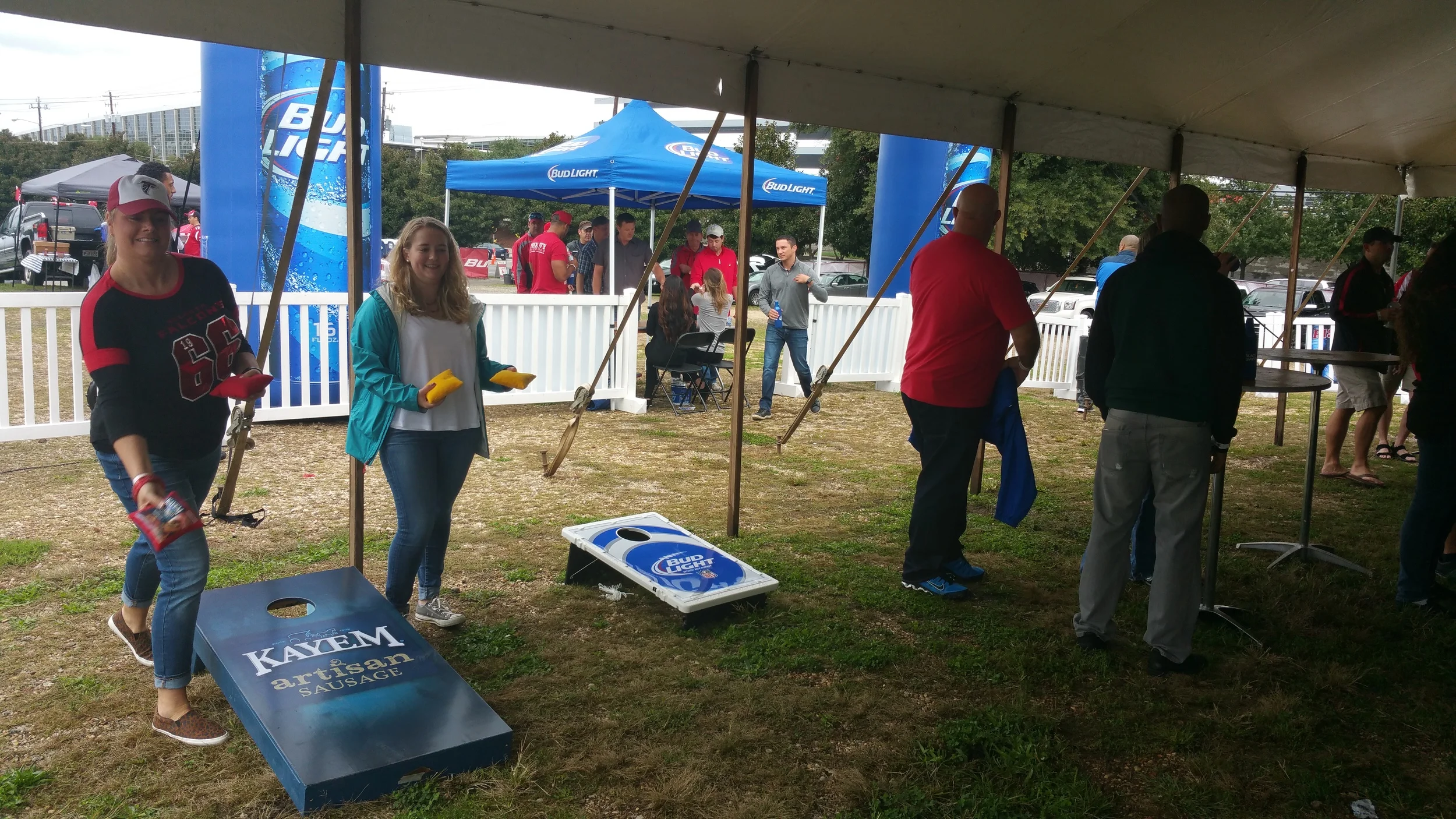 KAYEM Franks Corn Hole Game - Bud Light Tailgate