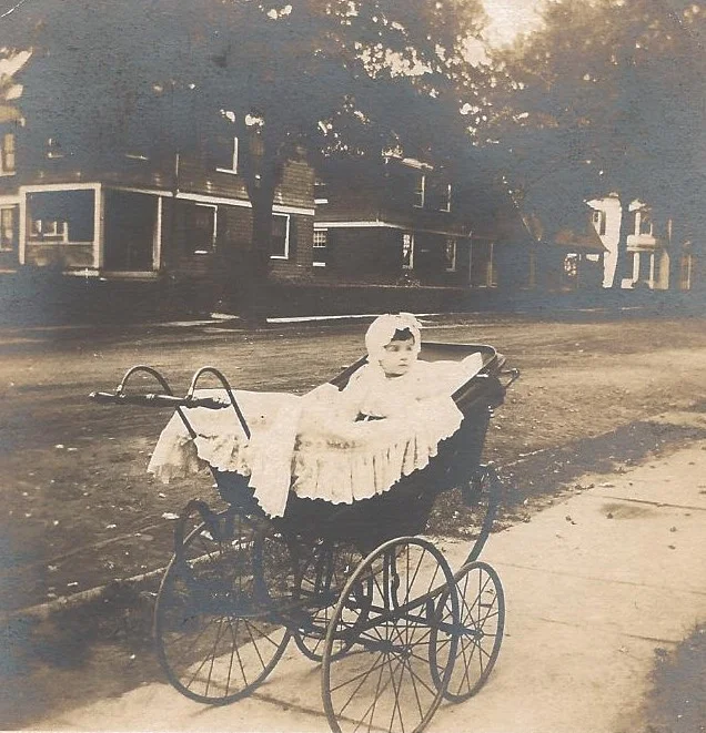 BABY BUGGY - 1903