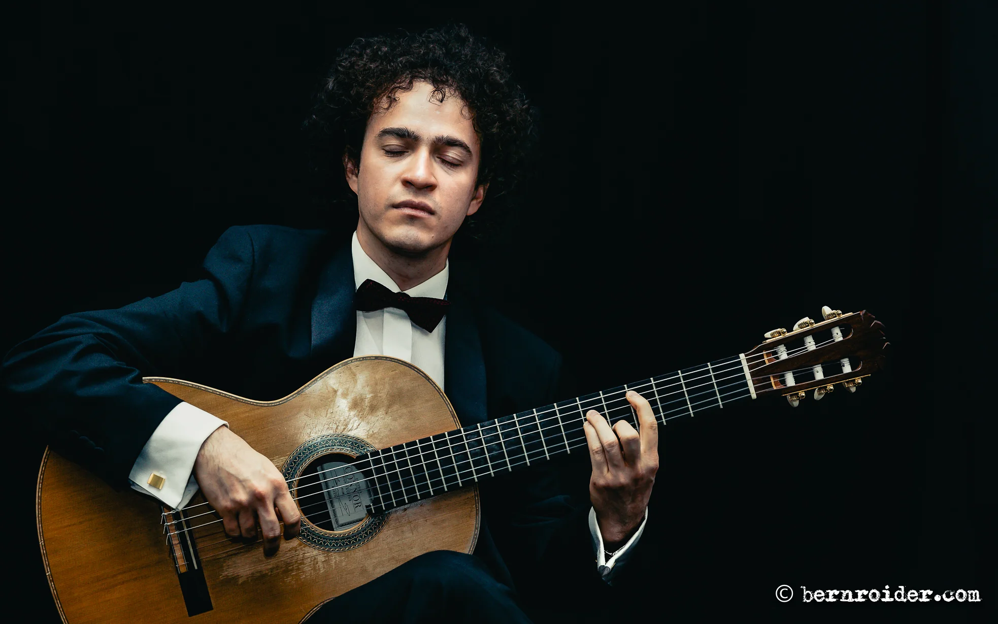 Cecilio Perera, Guitarist