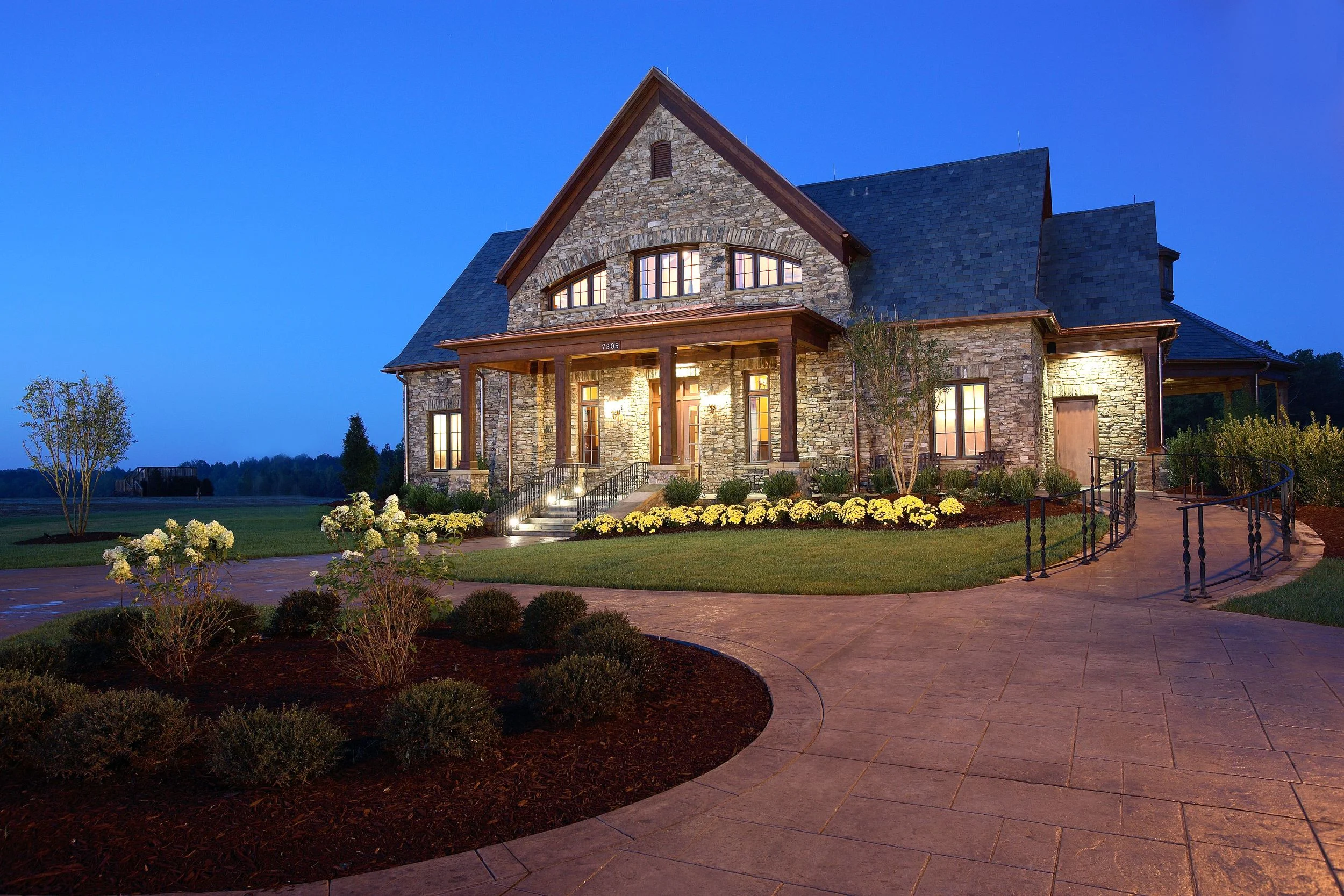 Hasentree Golf Pro Shop, Raleigh, NC (2012) and Hasentree Gatehouse, Raleigh, NC (2011)Assisted with production of CAD drawings, including plans, elevations, and details, and some CA drawings. Helped draw interior elevations and casework.(Click…