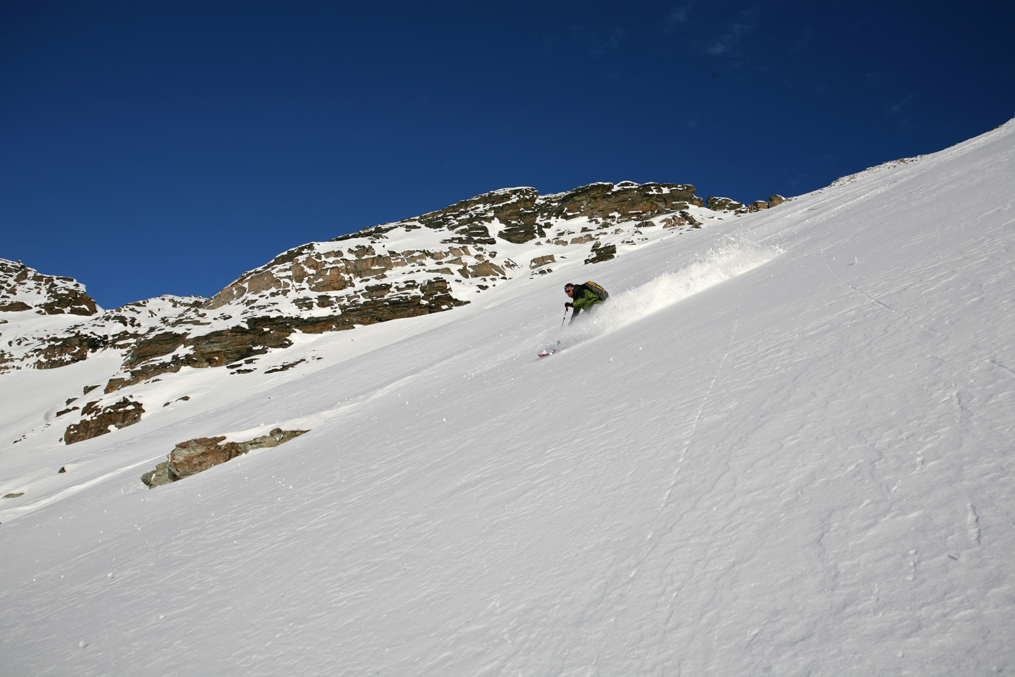 Cody Lank on Moonraker west face | ©Jon Walsh