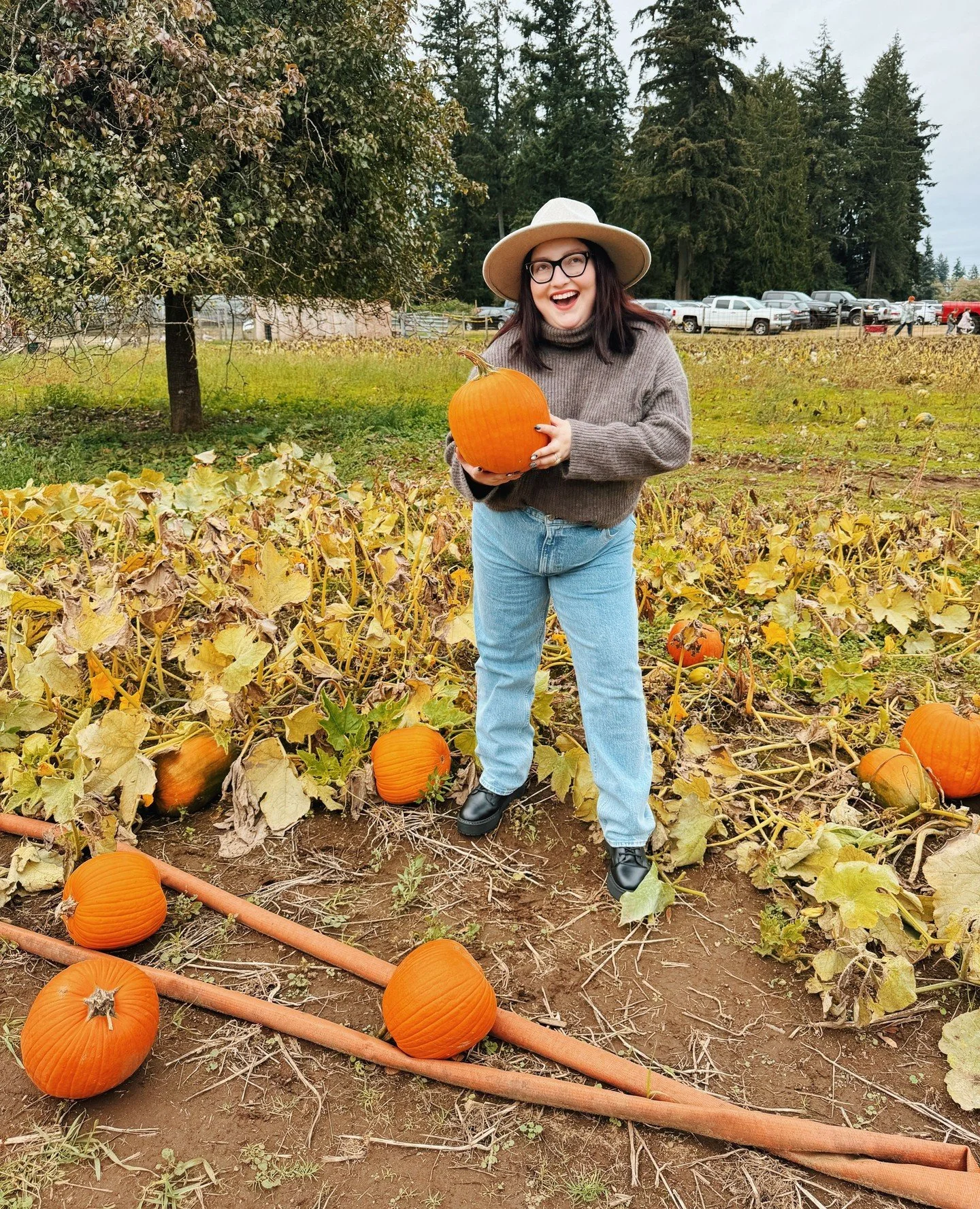 If we haven&rsquo;t officially met - hi! I&rsquo;m Kathryn, founder of Fashionably Frank Marketing, lover of seasonal lattes, and firm believer that marketing shouldn't feel like a chore.⁠
⁠
Fall is my favorite time of year, so I thought I&rsquo;d sh