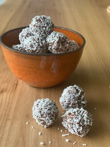 Date, Fig & Coconut Snack Balls