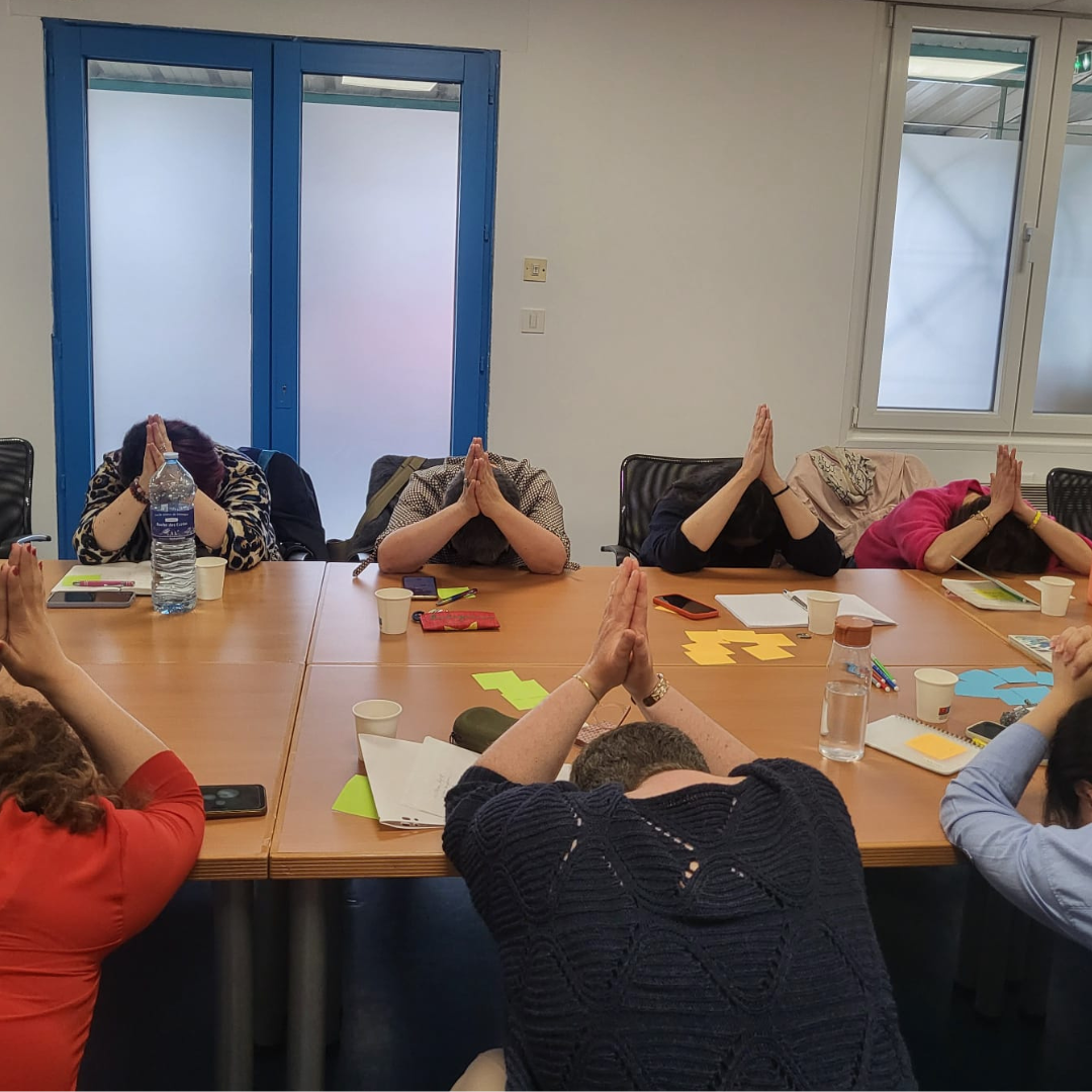 yoga au bureau.png