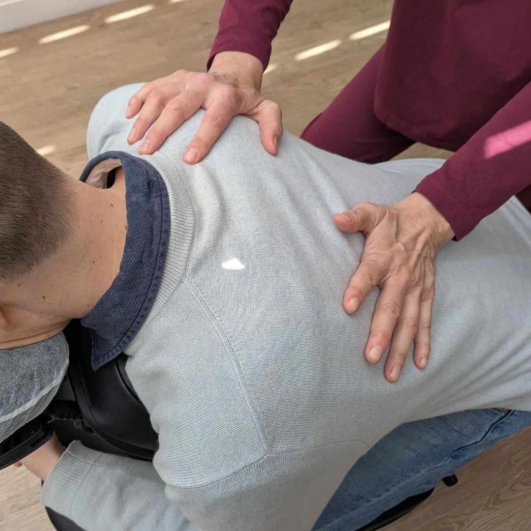 massage assis para vertebraux - site internet.jpg