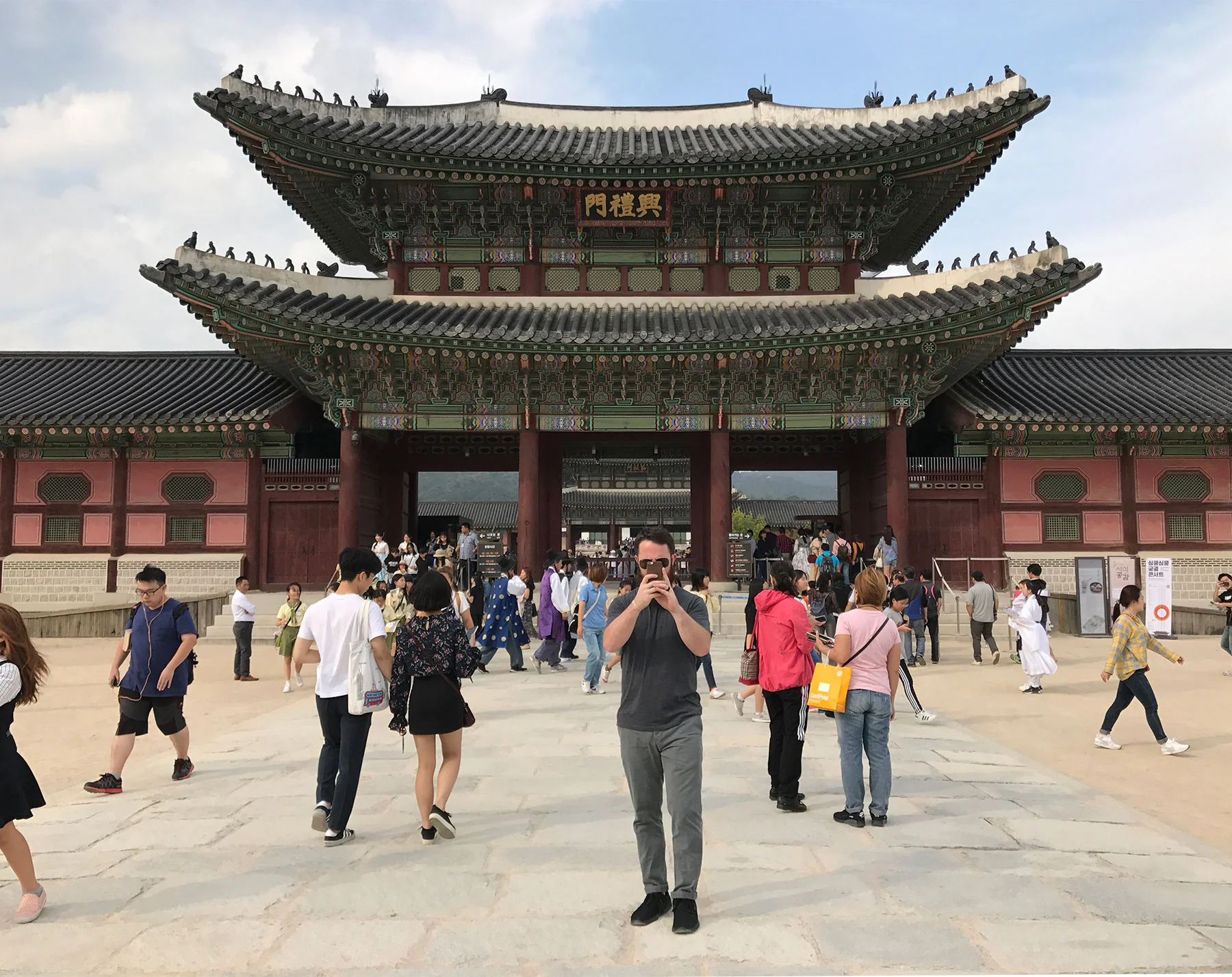 E5THESTORIES-LIFE-IN-SEOUL_ONE-YEAR-4.jpg