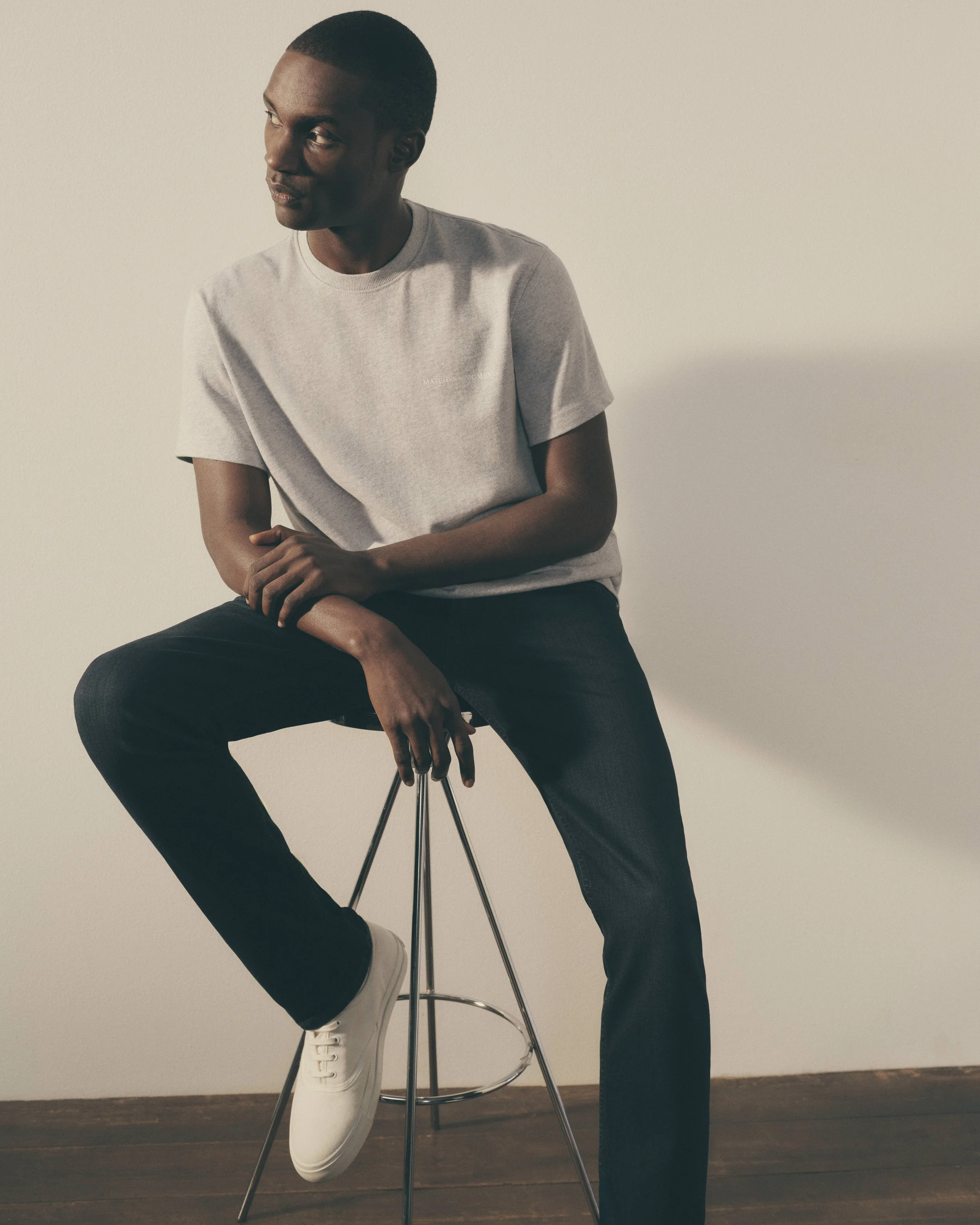 M332O15-D247_SERANO TEE-Tonal Court Graphic_M655697-D007_FEDERAL-Hastings_SHM201411-WHT_REIMS-White_M02_0865.jpg