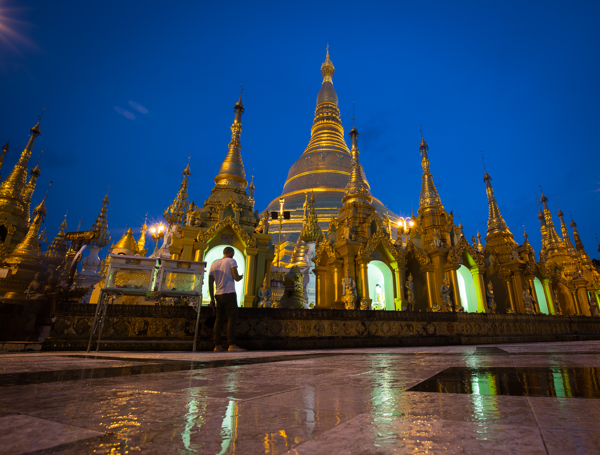  Schwedagon Pagoda, Yangon 