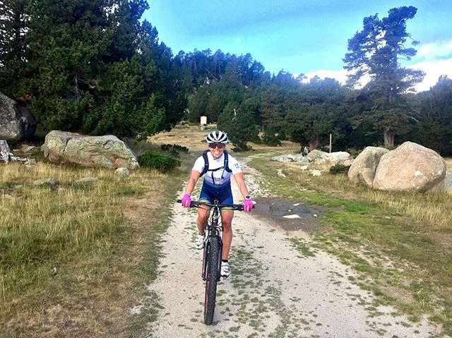 Främmande franska stigar utforskades med cykel för @skiteamswexc