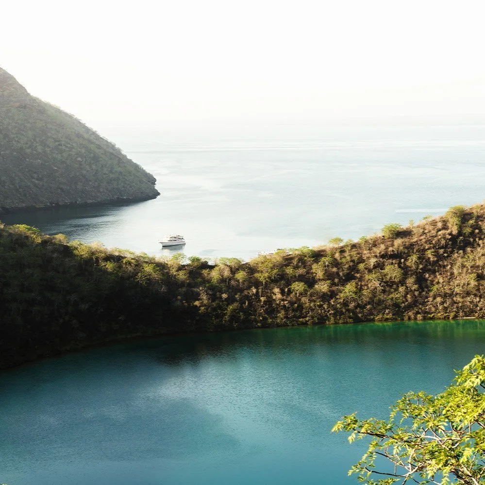 Galápagos Superyacht