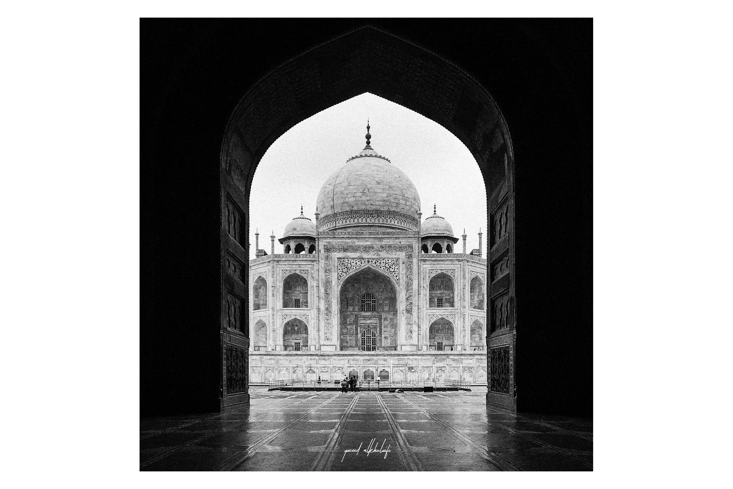 taj-mahal-through-the-gate.jpg