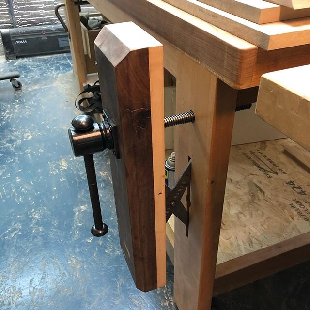 Getting a grip since 2020 #benchvise #workbench #outfeedtable #solidwood