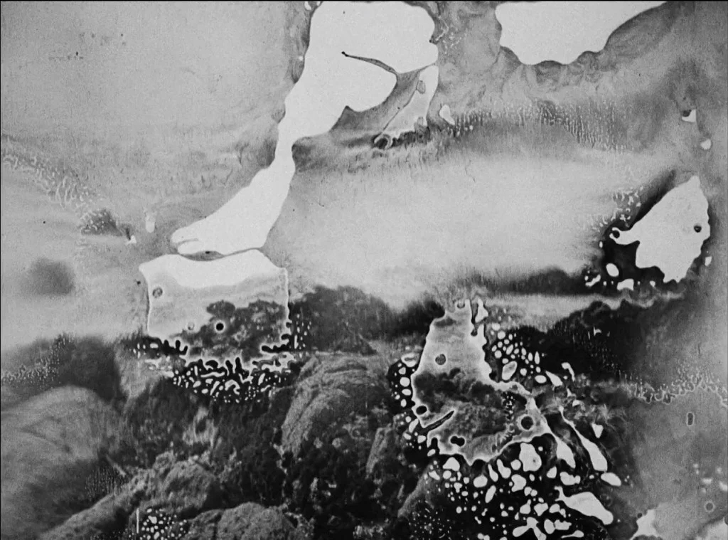 Decasia , Bill Morrison, 2002.