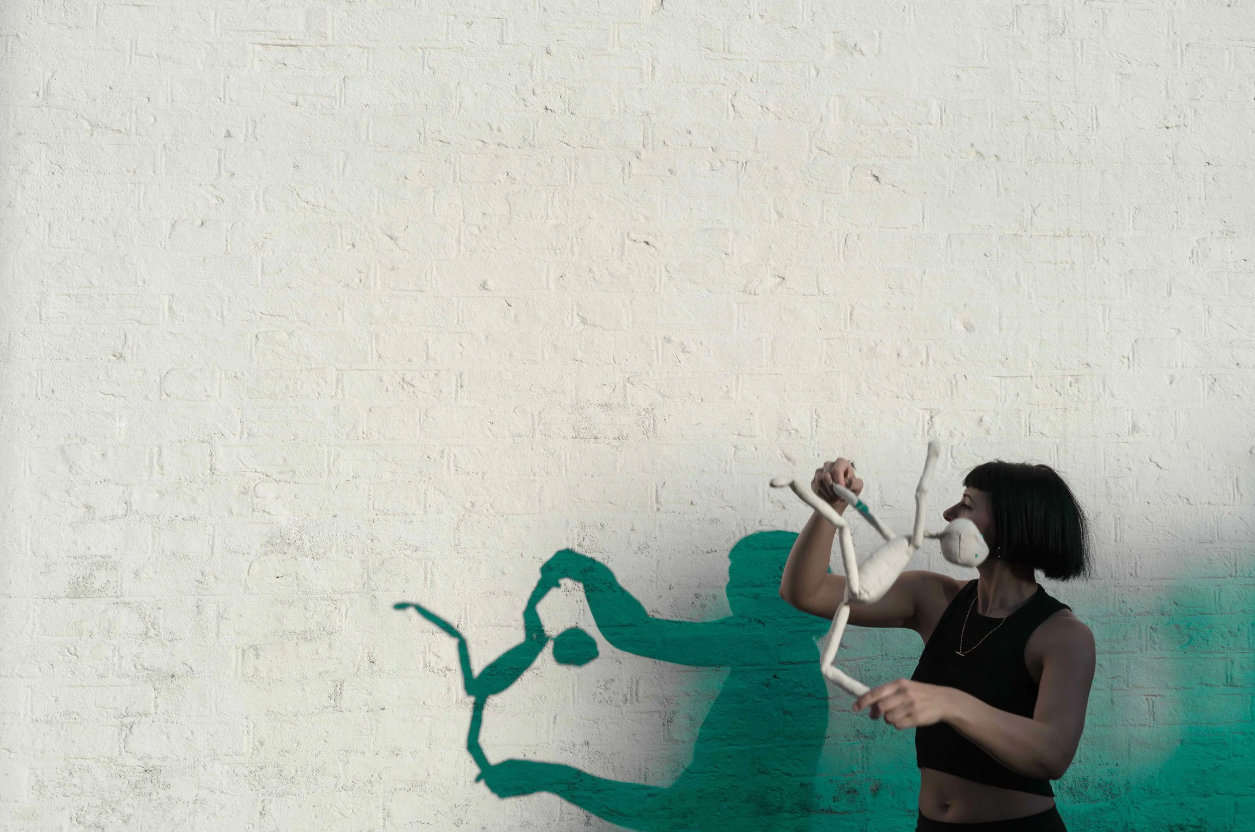puppet kick green.jpg