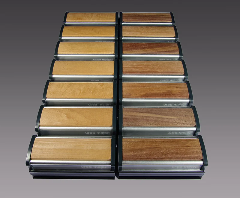 ....Spitzahorn (links)..Maple (left)..Érable (à gauche).... ....Nußbaum (rechts)..Walnut (right)..Noyer (à droite)....