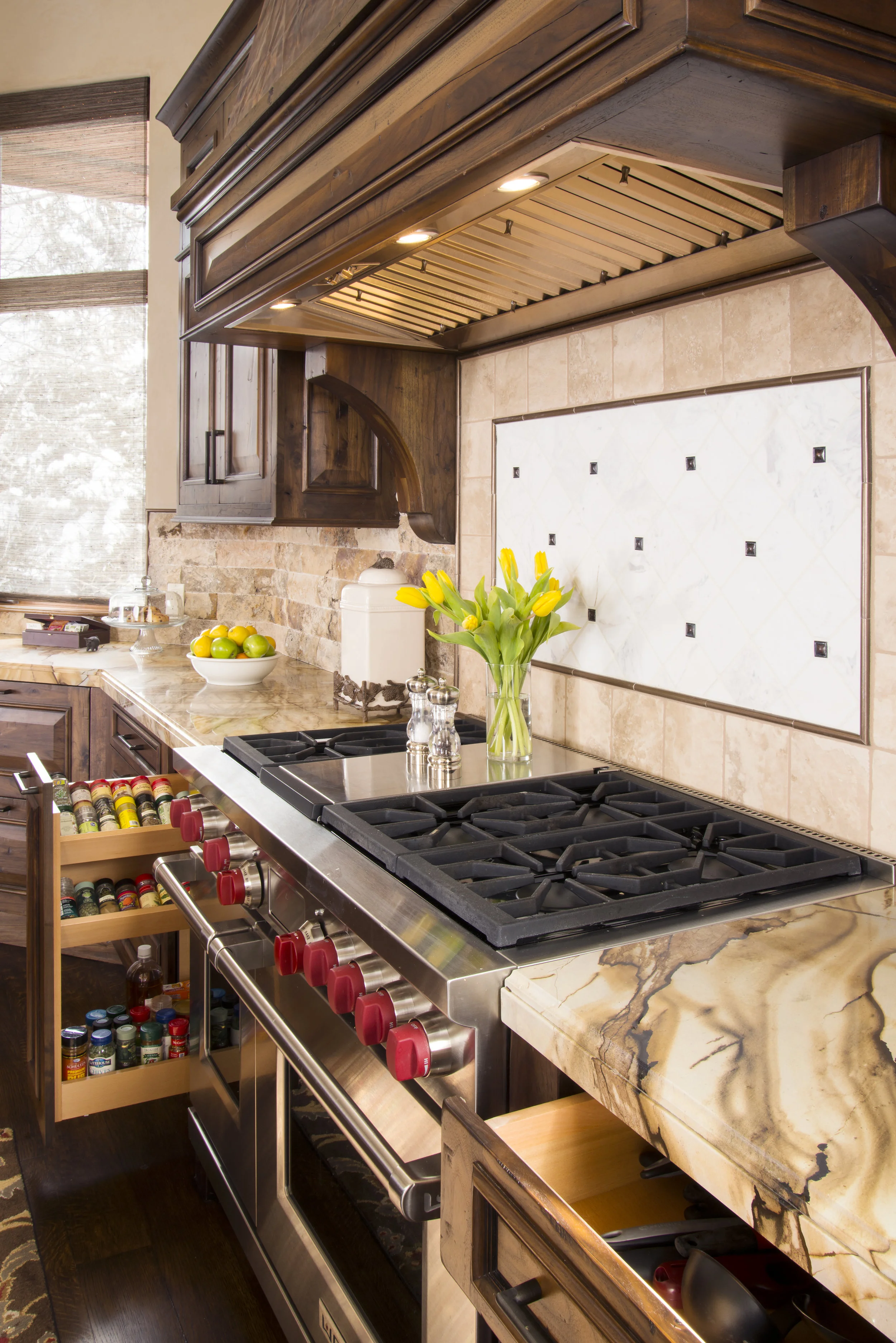 ElegantCabinetry_ArrowheadKitchen3 Range.jpg