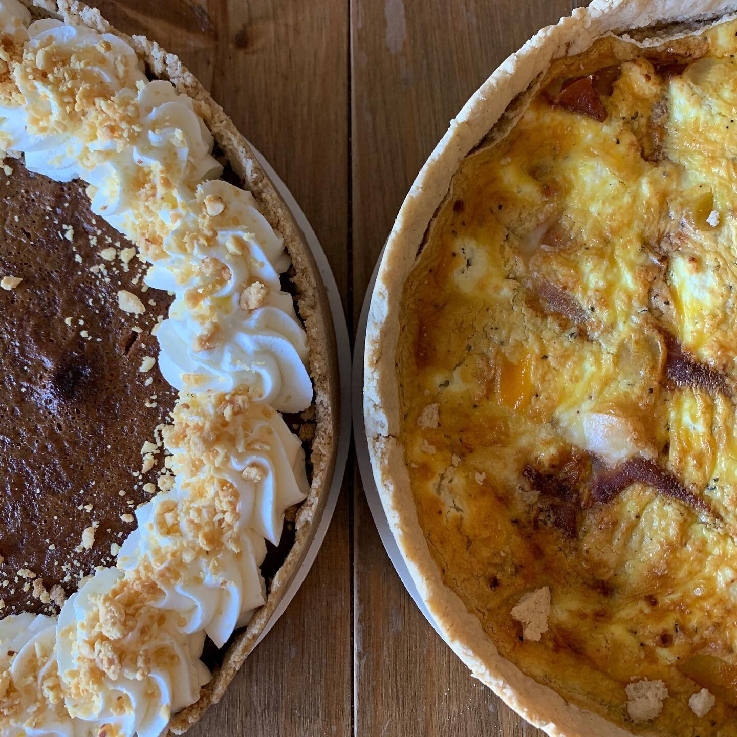 Sweet or savory?
 #GF peeps, we&rsquo;ve got you covered:)) GF peanut butter pie &amp; GF apricot, prosciutto, and goat cheese #quiche!!!