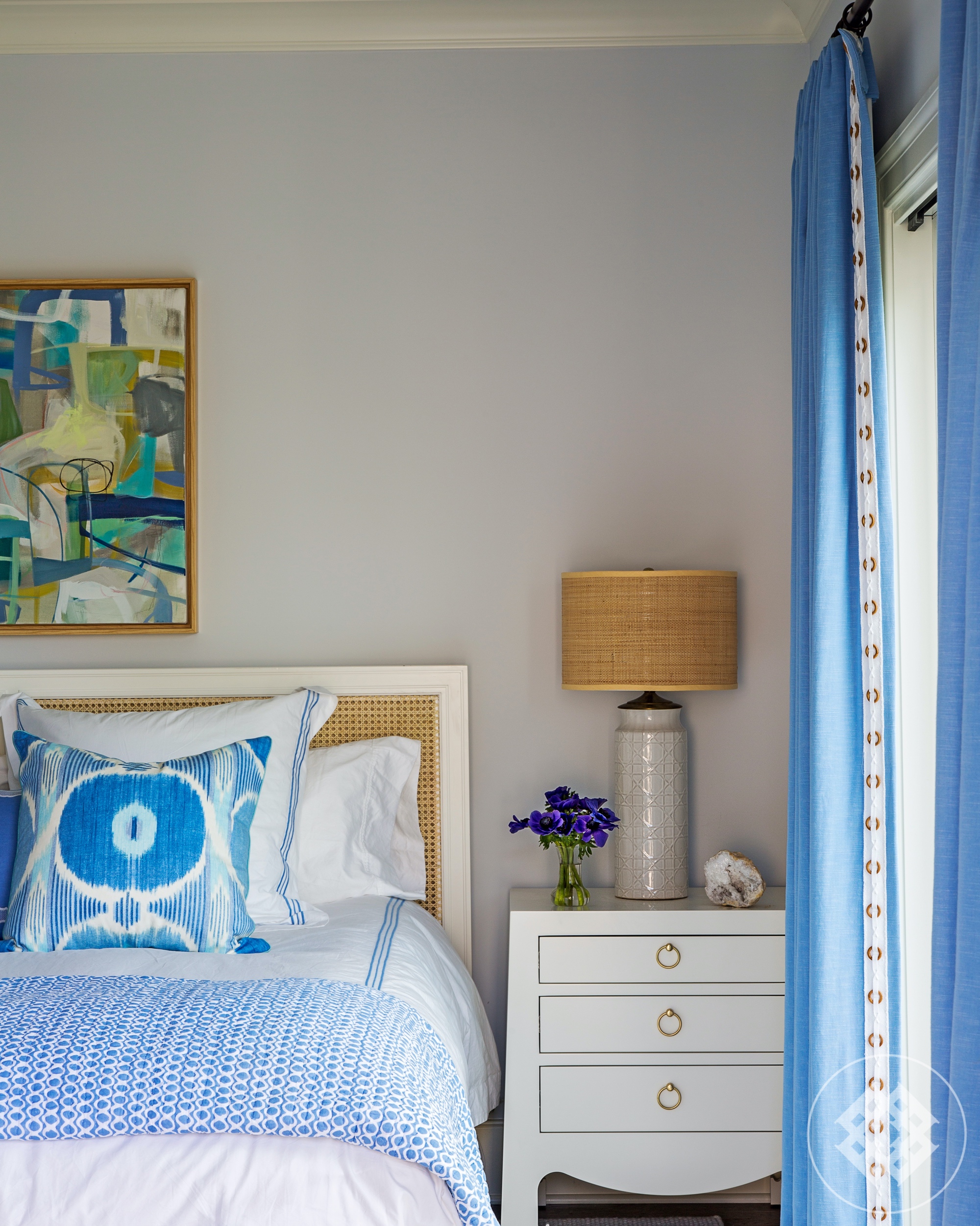 hss-bedroom-sidetable-vintage-lamp-burlap-shade.jpg