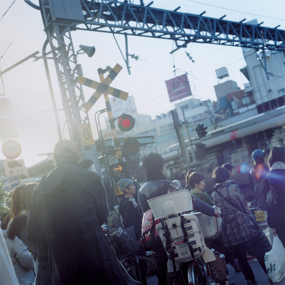  踏切がなくなってからも、そこに立つと音が聴こえた  &nbsp;--  Even after the crossing was gone,I could hear the sound of it 