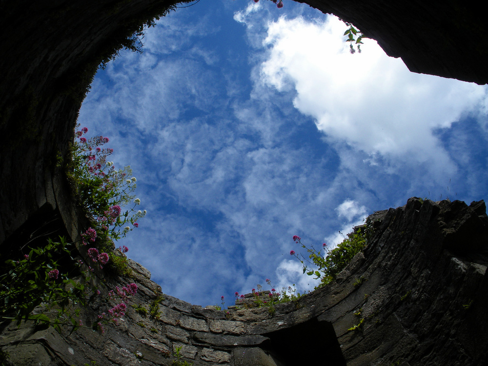 Beaumaris Castle, Wales.jpg