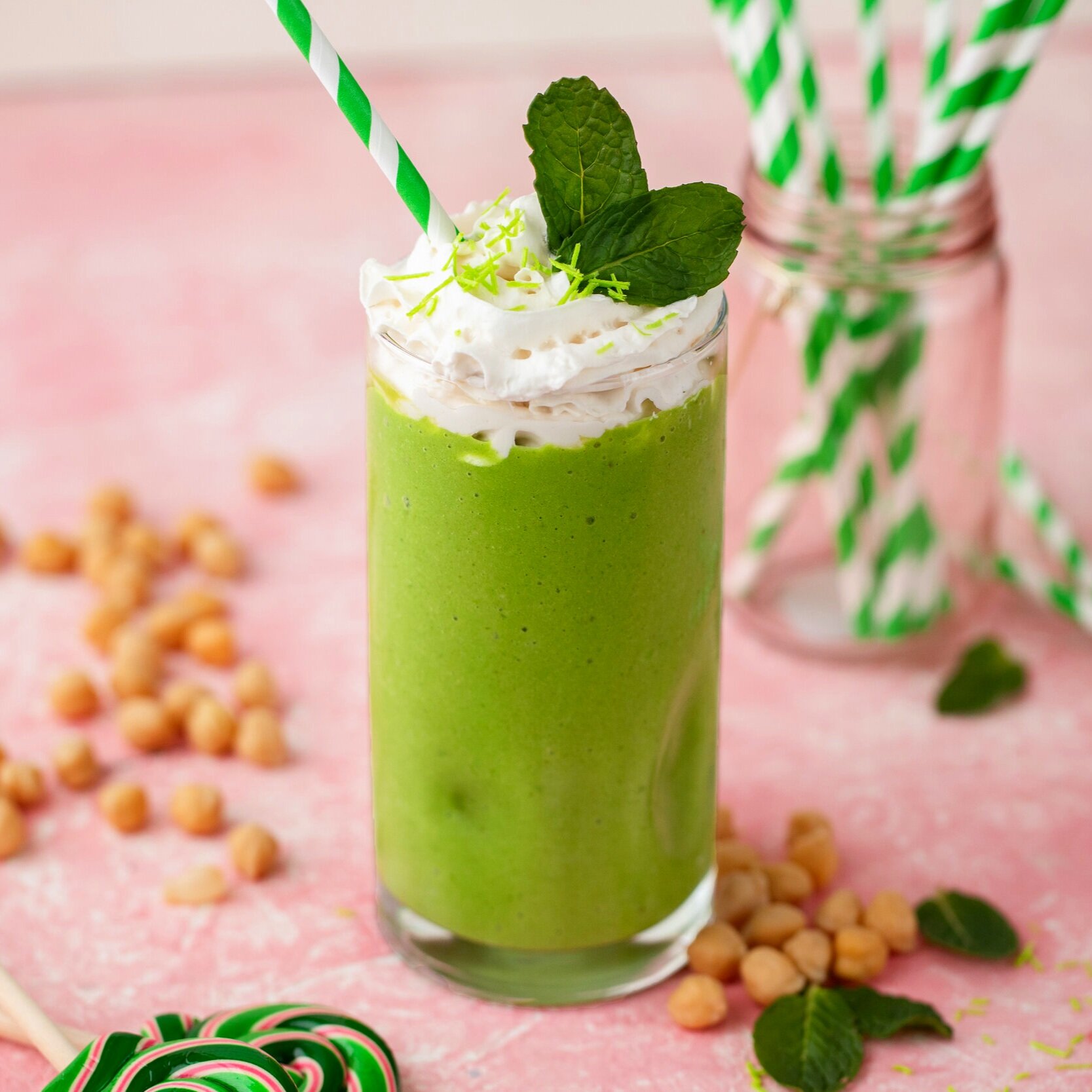 Need a lucky St. Patrick’s Day recipe? This vegan Four Leaf Clover Shake is good for you (and party gold) 💰🌈