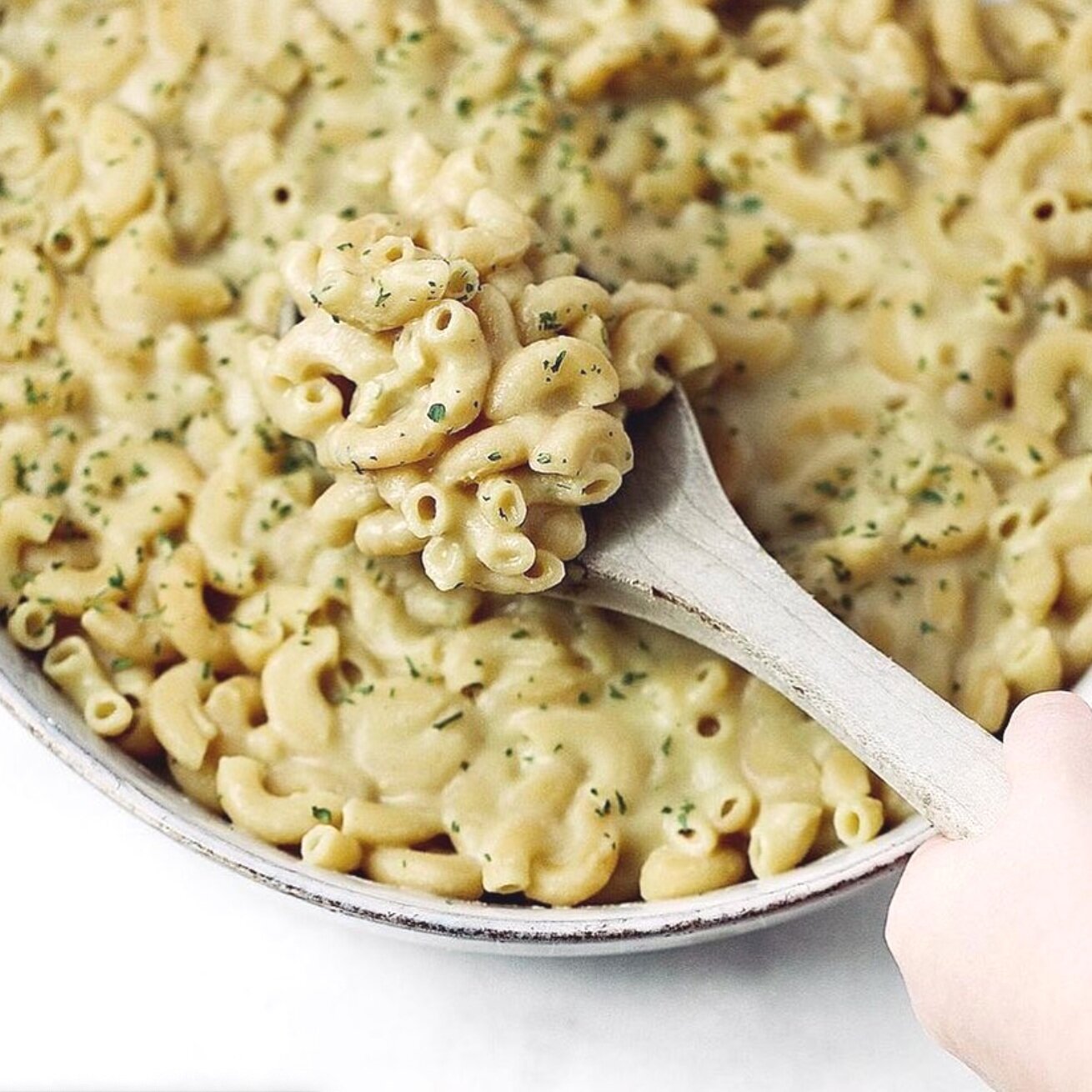   Have you or a loved one suffered from mac ‘n cheese deprivation? If so, you may be entitled to a gooey vegan alternative. Don’t wait, visit @theplantpoweredparents today for recipe inspiration 🧀  