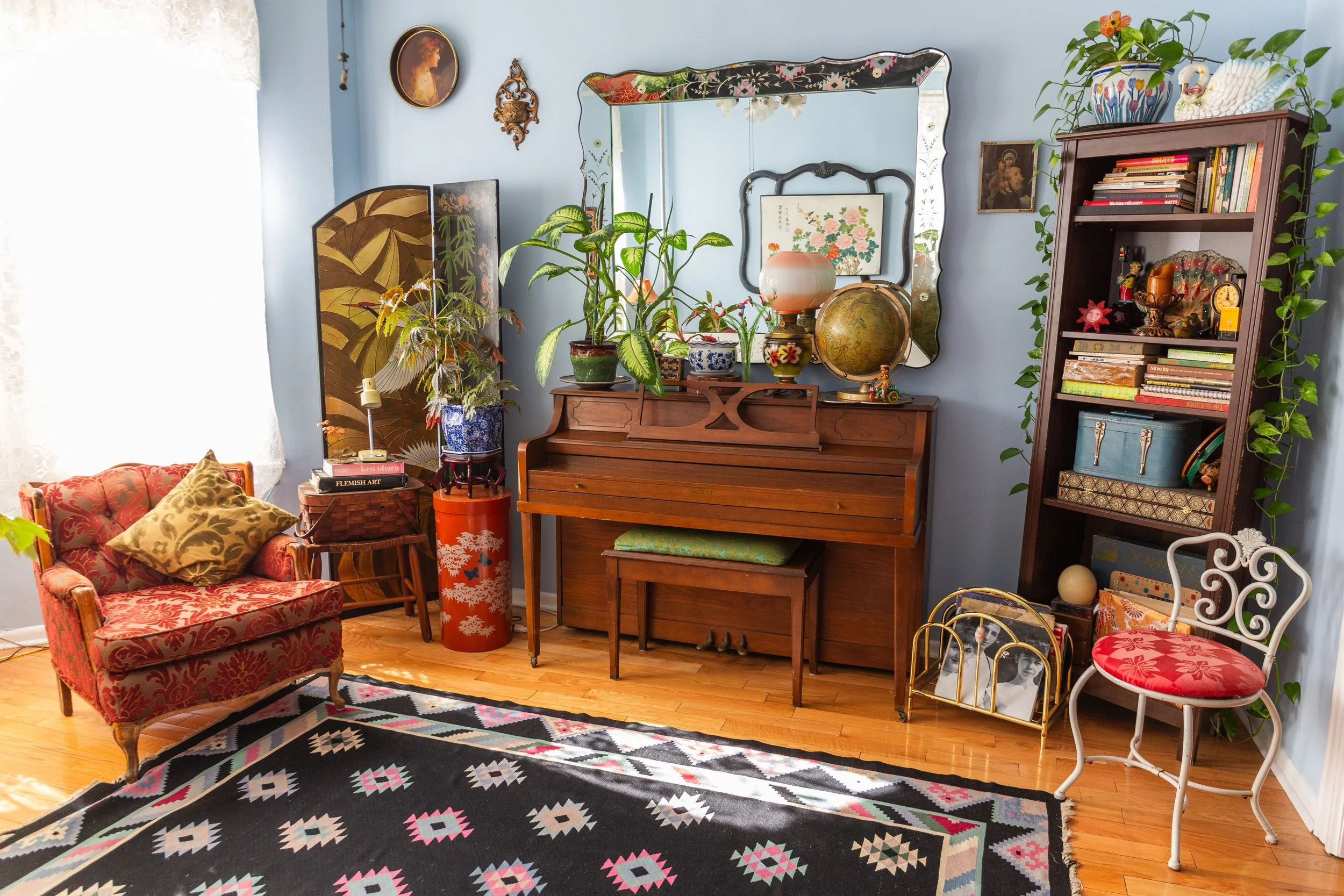 APARTMENT IN MAY_04.jpg