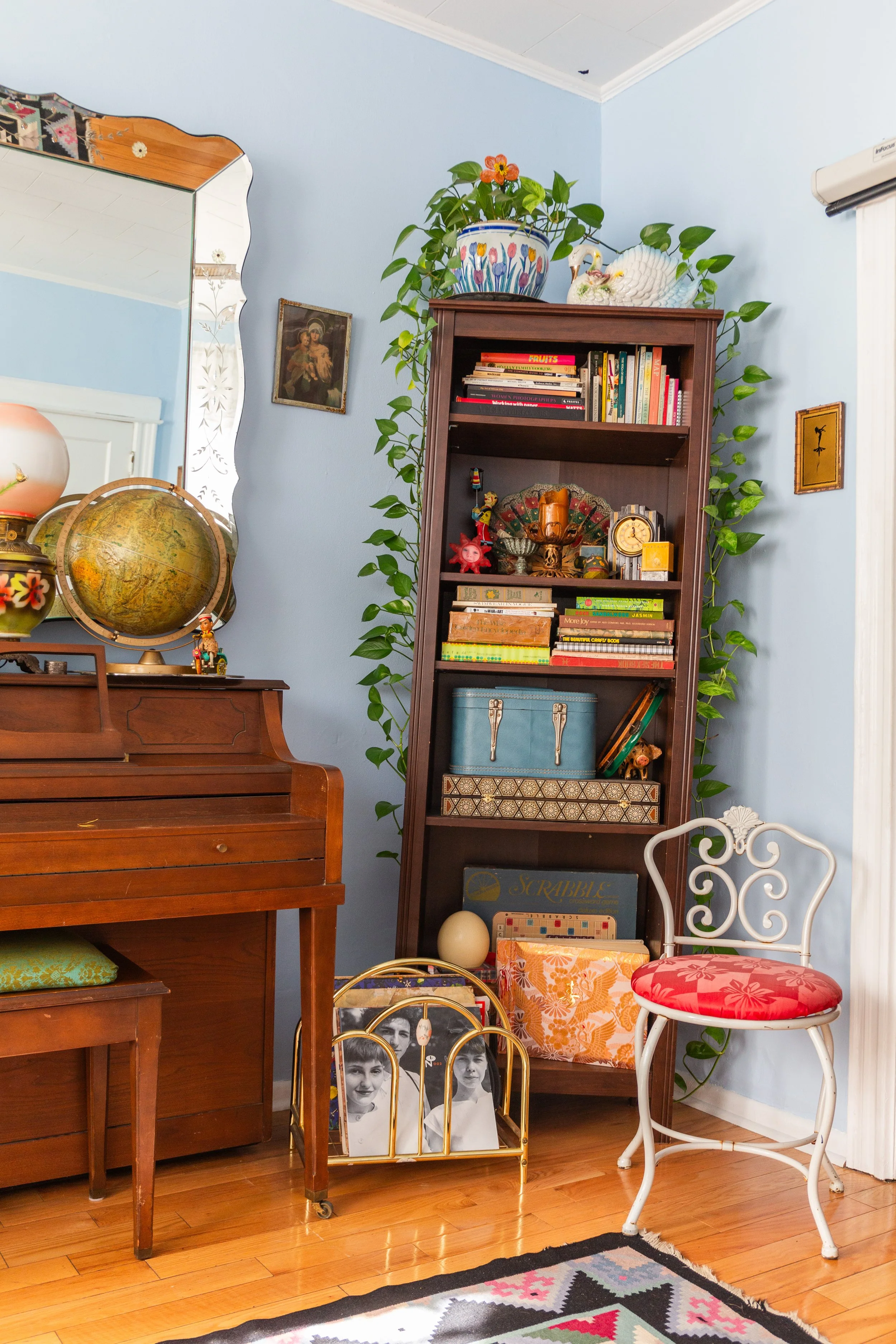 APARTMENT IN MAY_12.jpg