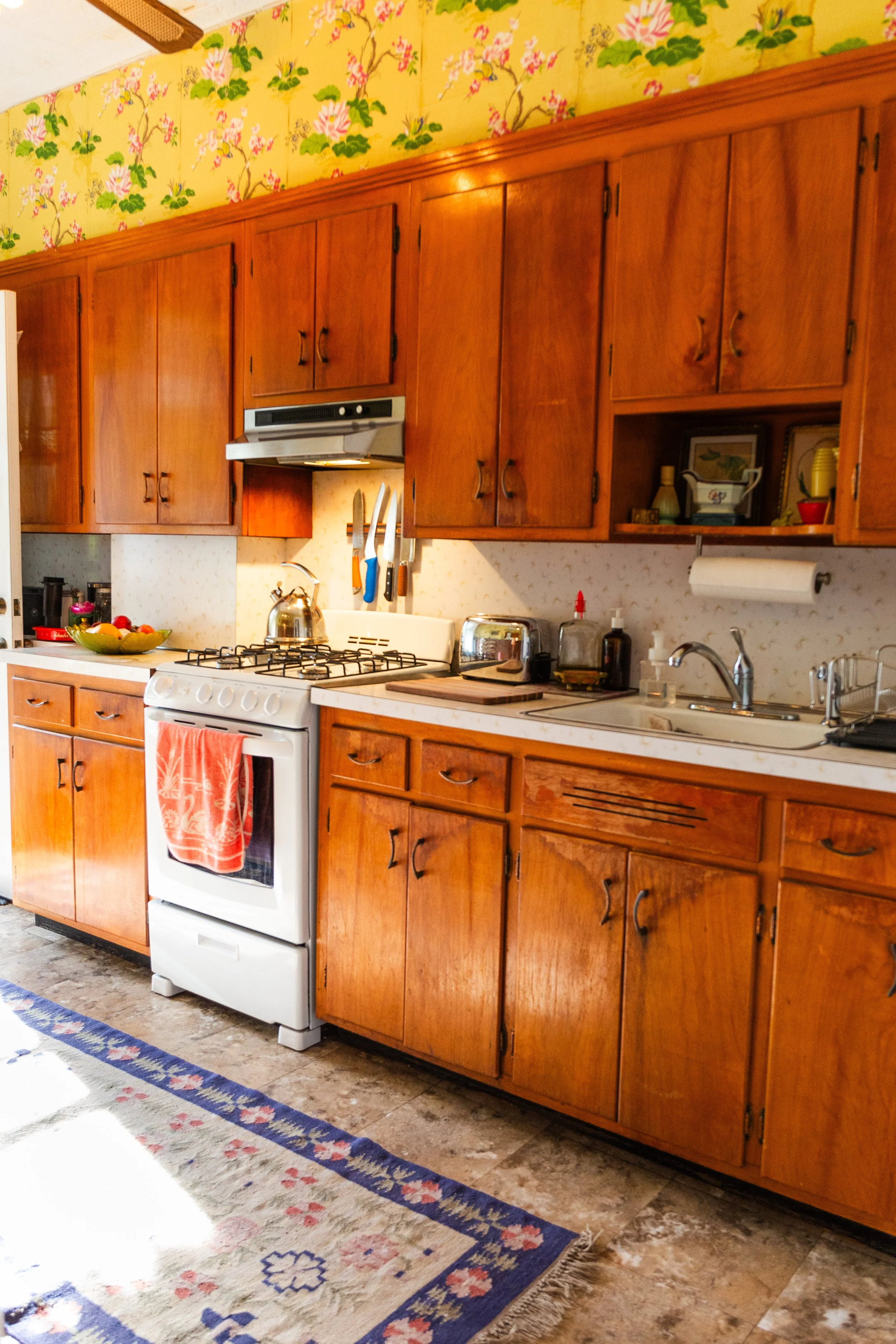 APARTMENT IN MAY_72.jpg