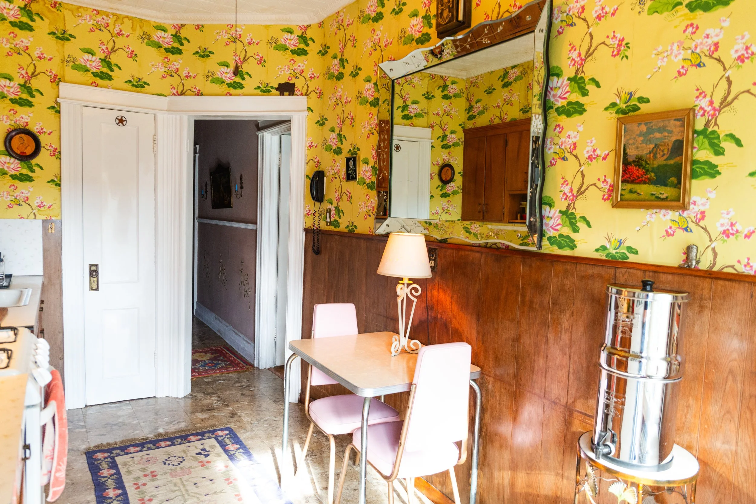 APARTMENT IN MAY_77.jpg