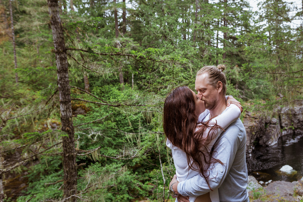 Vancouver Island engagement photoshoot