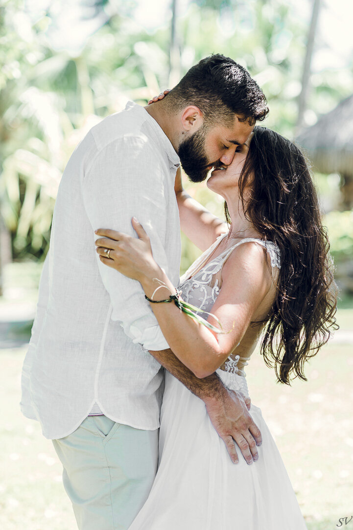 Portraits of honeymooners in Moorea.