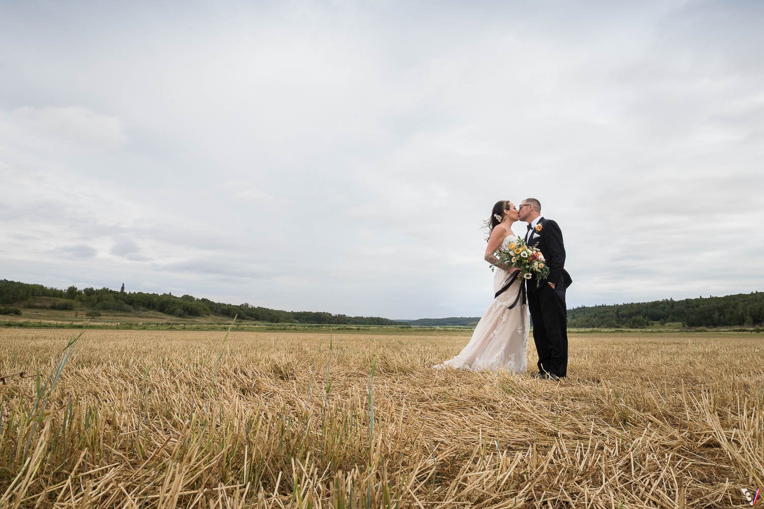 Edmonton-wedding-photographers-award-winners-37.jpg