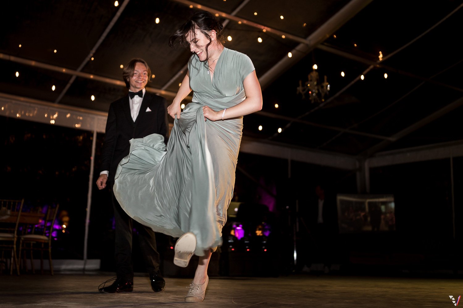 alberta-wedding-party-dance (4).jpg