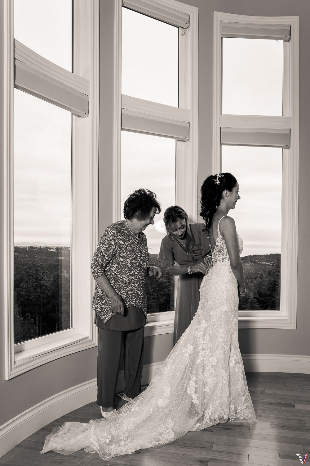 Intimate luxurious wedding at property vancouver island-128.jpg