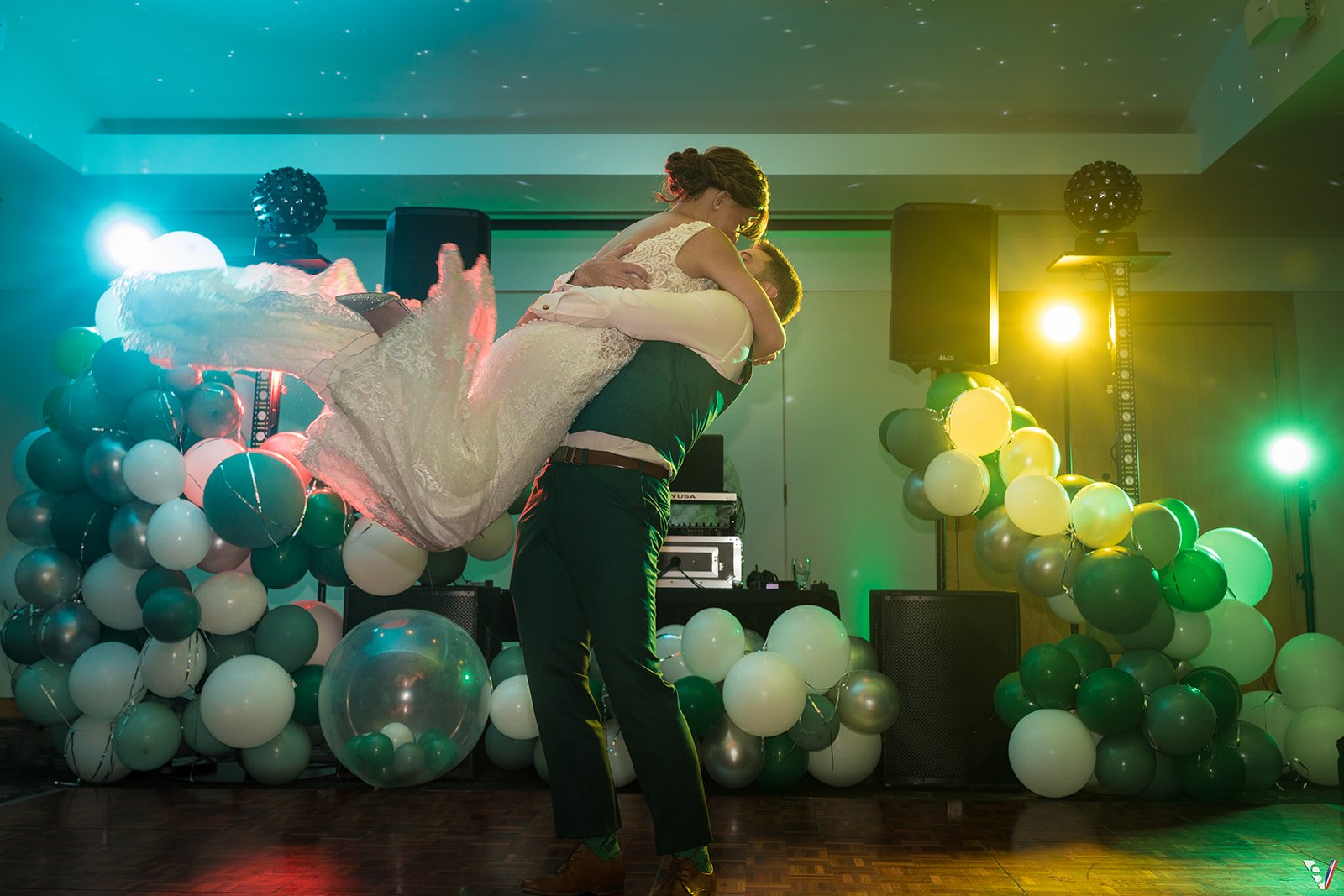 First dance wedding Norland Lethbridge Photographers.jpg