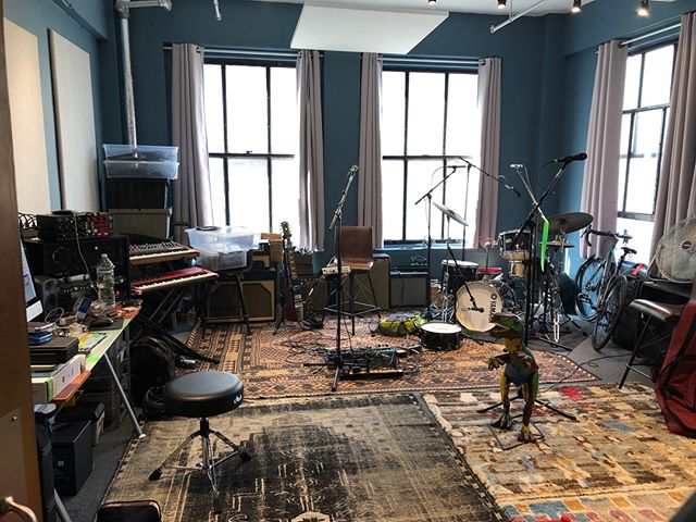 Pour one out for the old, cramped situation we used to practice in and say hello to our beautiful, new space at @TheMusicBuilding! 🍻⠀
Madonna, Joey Ramone, and the New York Dolls used to rehearse here so I'm guessing you can still vacuum up the coca