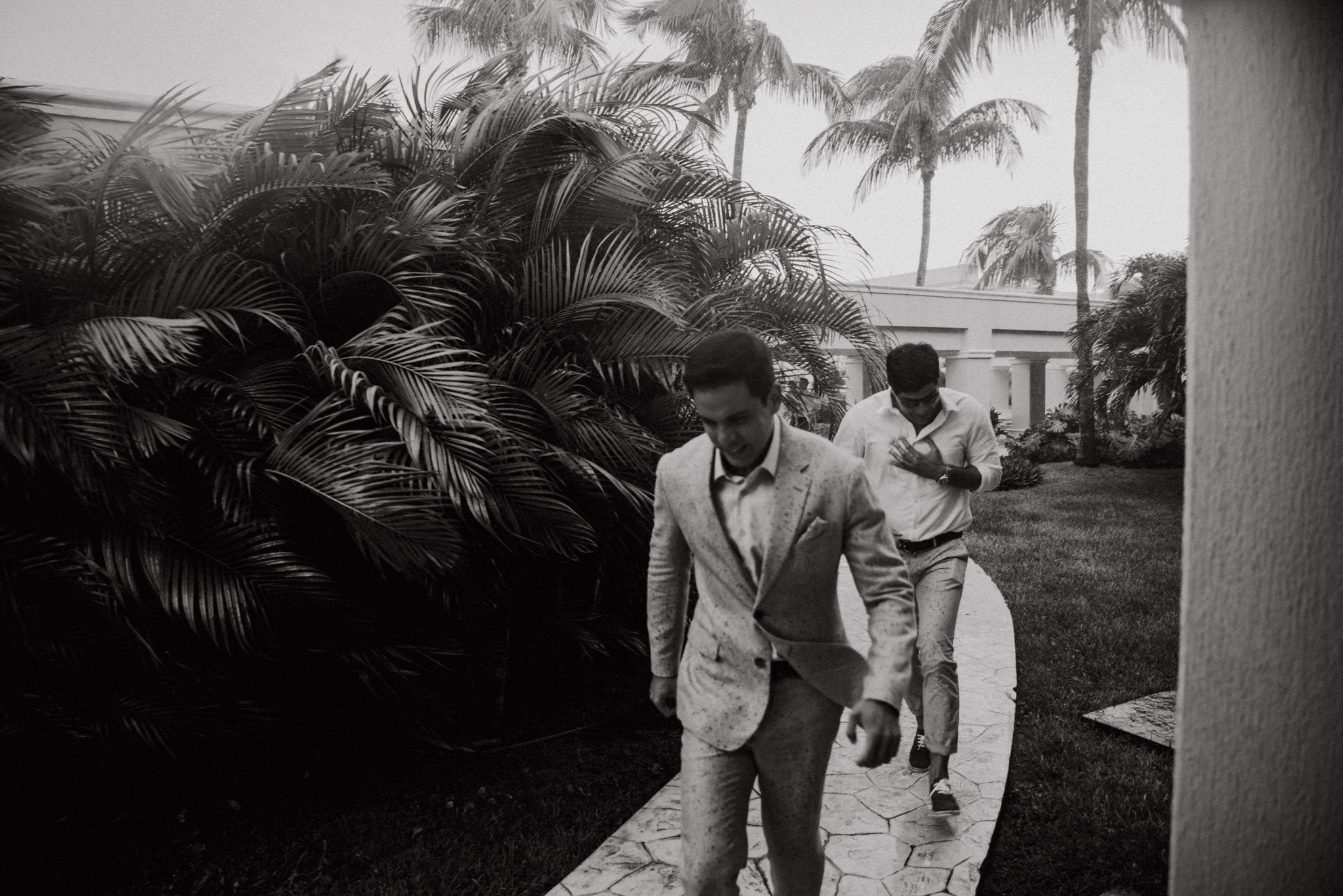 cancun-wedding-photographer-beach-palace-86.jpg