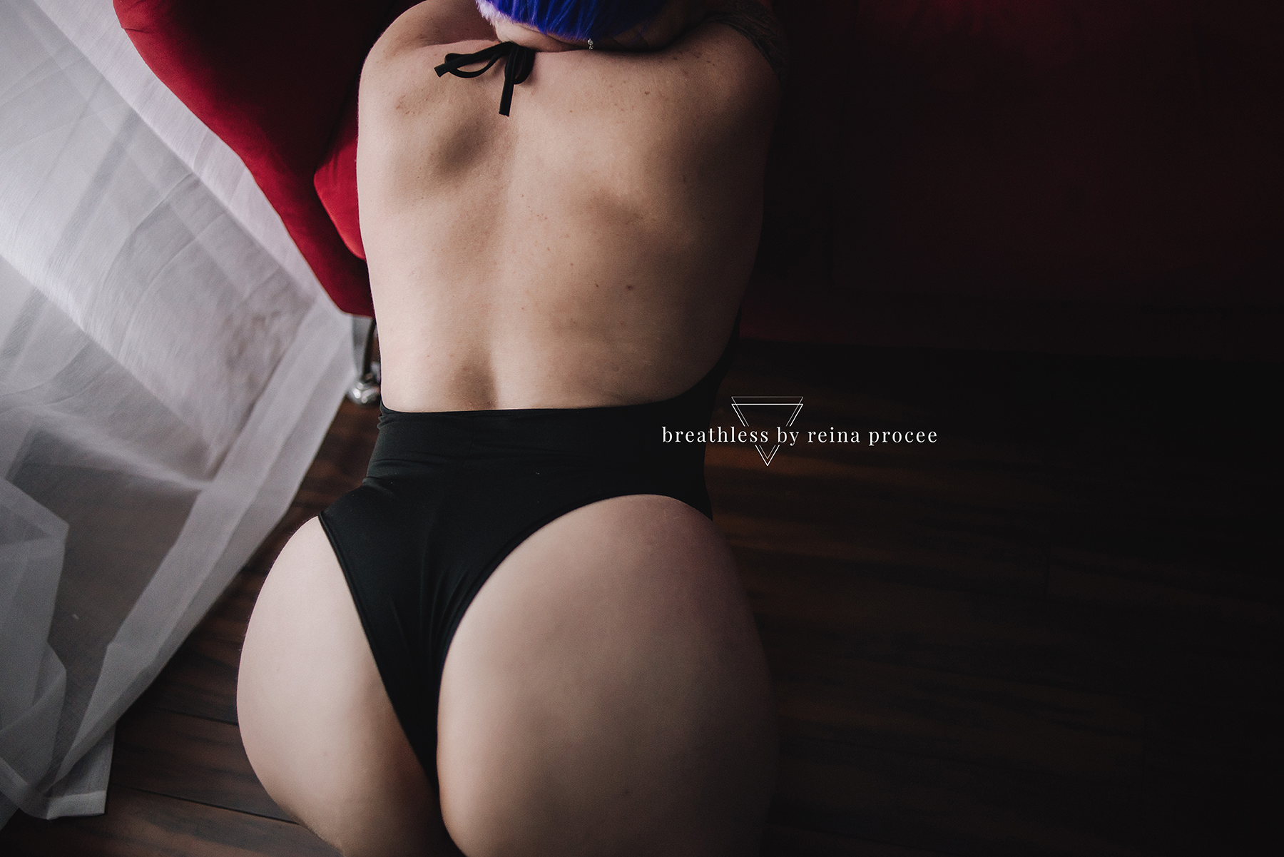 montreal-beautiful-boudoir-photography-studio-15.png