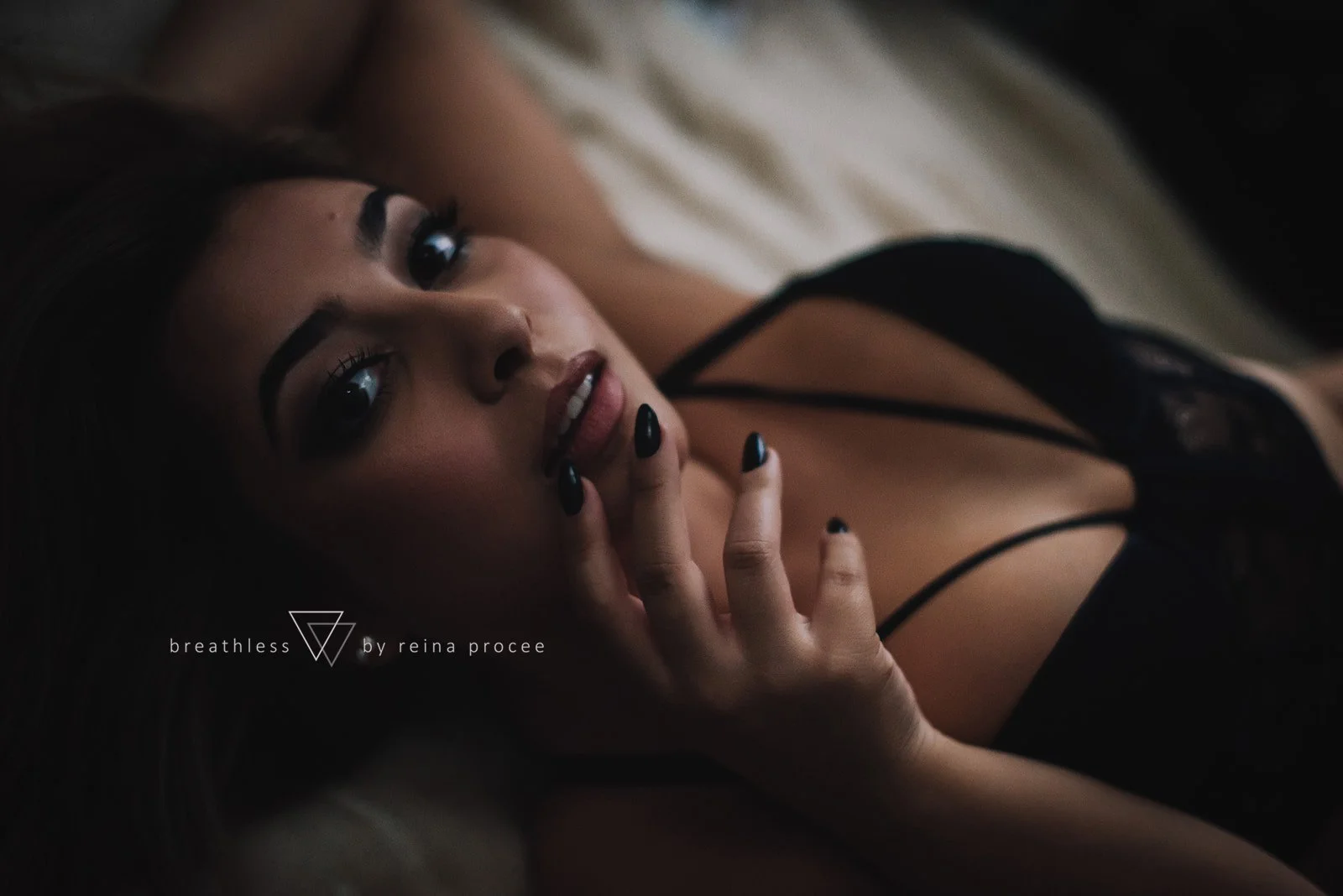 boudoir-photo-shoot-montreal-11.jpg