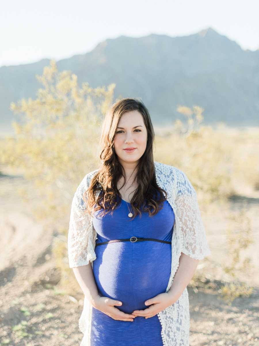 Las Vegas, Nevada | Desert Film Maternity Photography | Husband and Wife Team | Kelsey & Nate | kelseyandnate.com